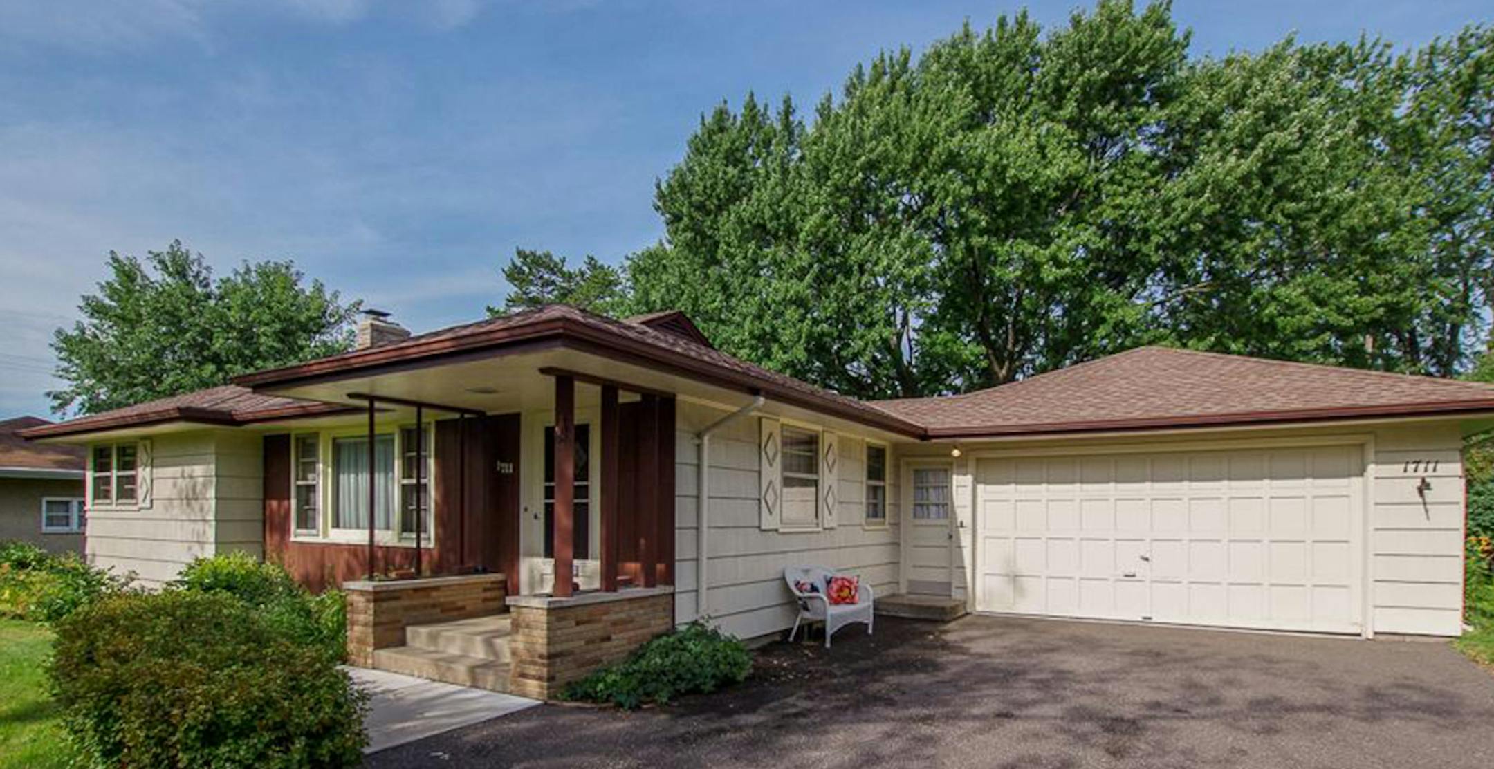 Falcon Heights
Built in 1951, this two-bedroom, two-bath house has 1,750 square feet and features coved plaster ceilings, fireplace, hardwood floors, eat-in kitchen, formal dining room, full finsihed basement, and patio. Listed by Robert Allen, Edina Realty, 651-639-6434.
