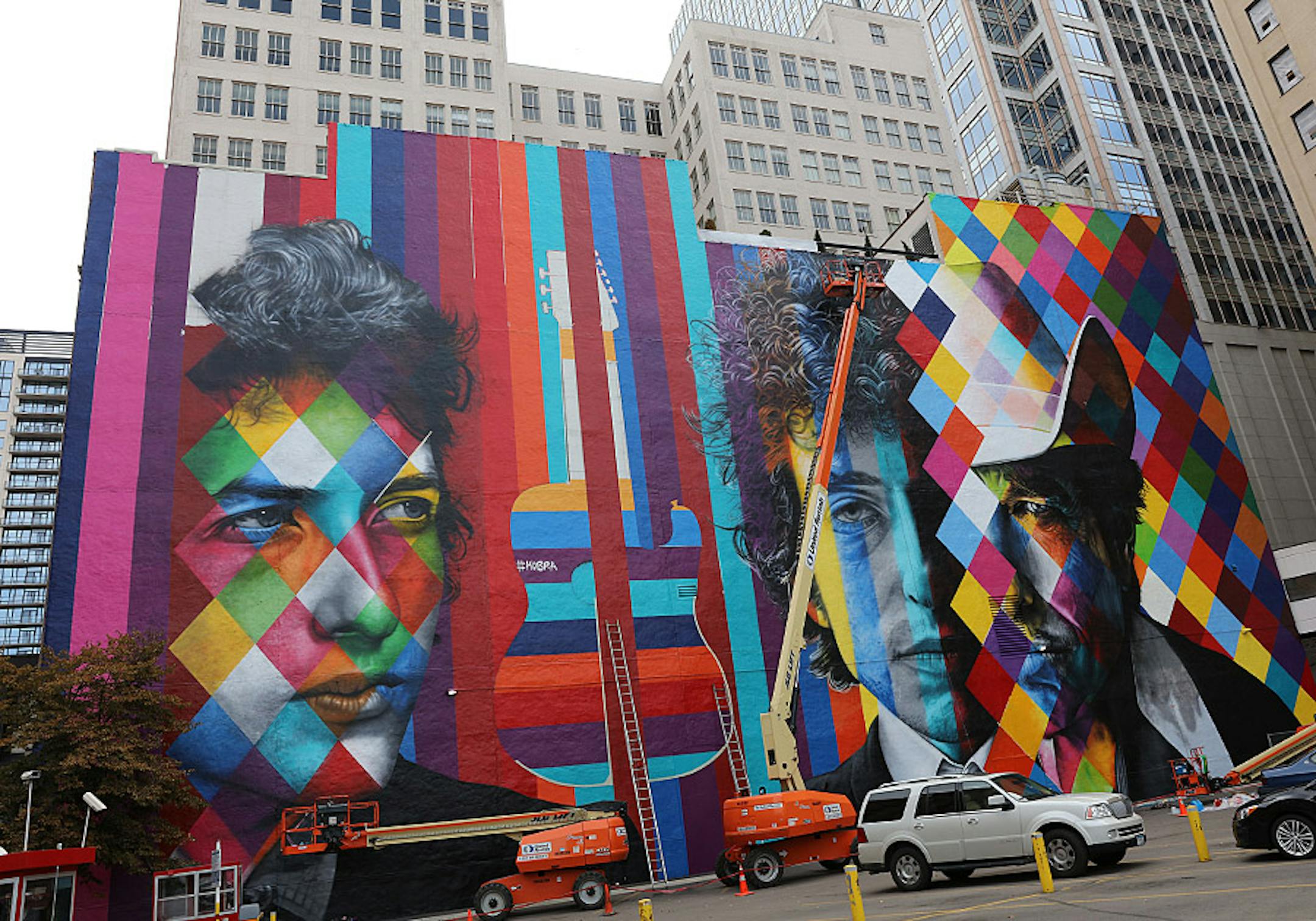 The Bob Dylan mural nears completion, Friday, Sept. 05.