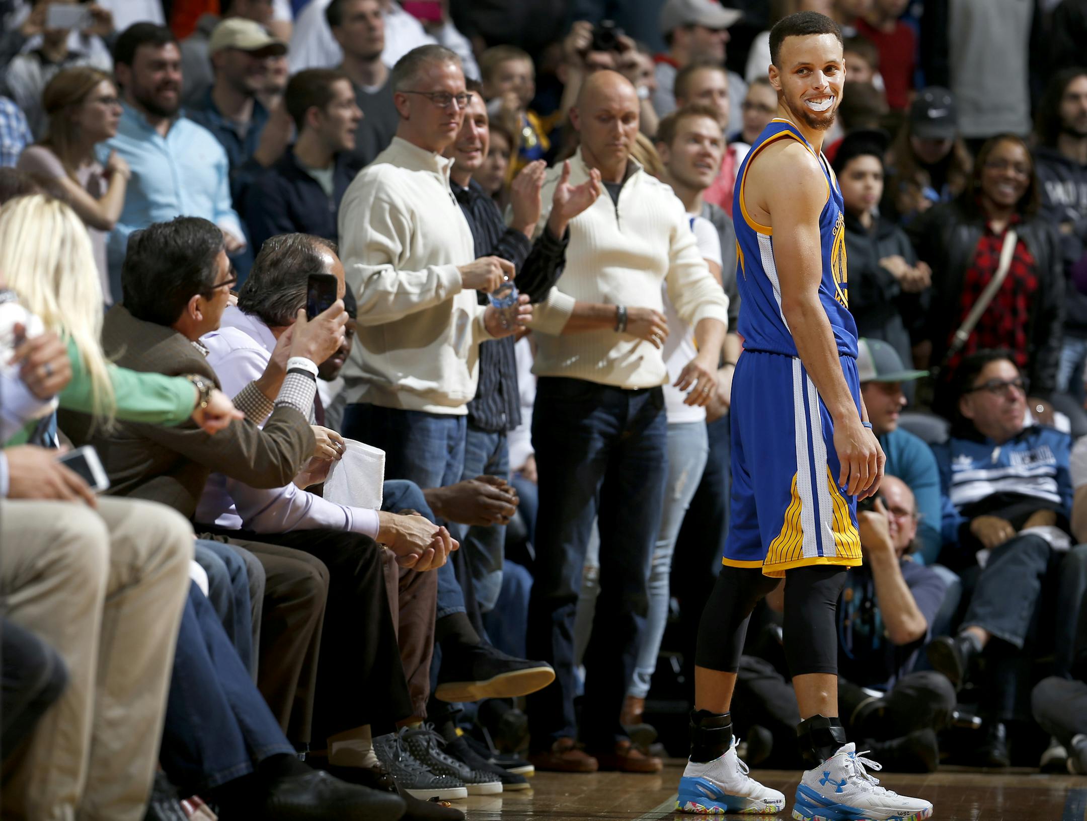 Stephen Curry and his Warriors teammates, even when seeming to play on autopilot as they were on Monday, are winning on a historic scale.