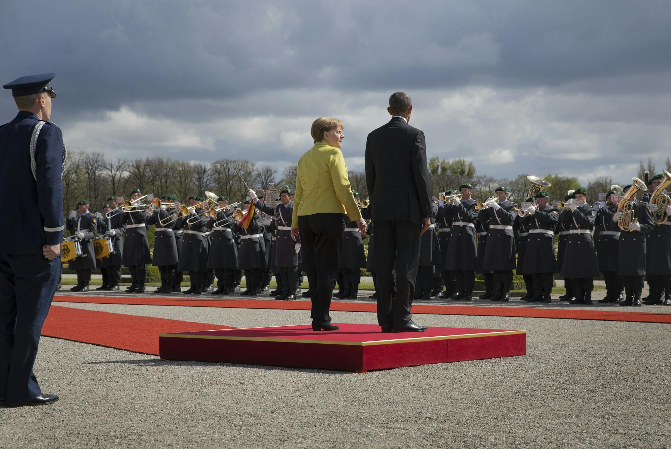 FILE-- President Barack Obama and Chancellor Angela Merkel during an arrival ceremony at Schloss Herrenhausen in Hannover, Germany, April 24, 2016. The Dutch chapter of the environmental activist group Greenpeace released on May 2, 2016, what it called a trove of confidential documents from the talks over a proposed trade deal between the European Union and the U.S. According to Greenpeace, the documents indicate that American trade negotiators pressed their European counterparts to loosen impor