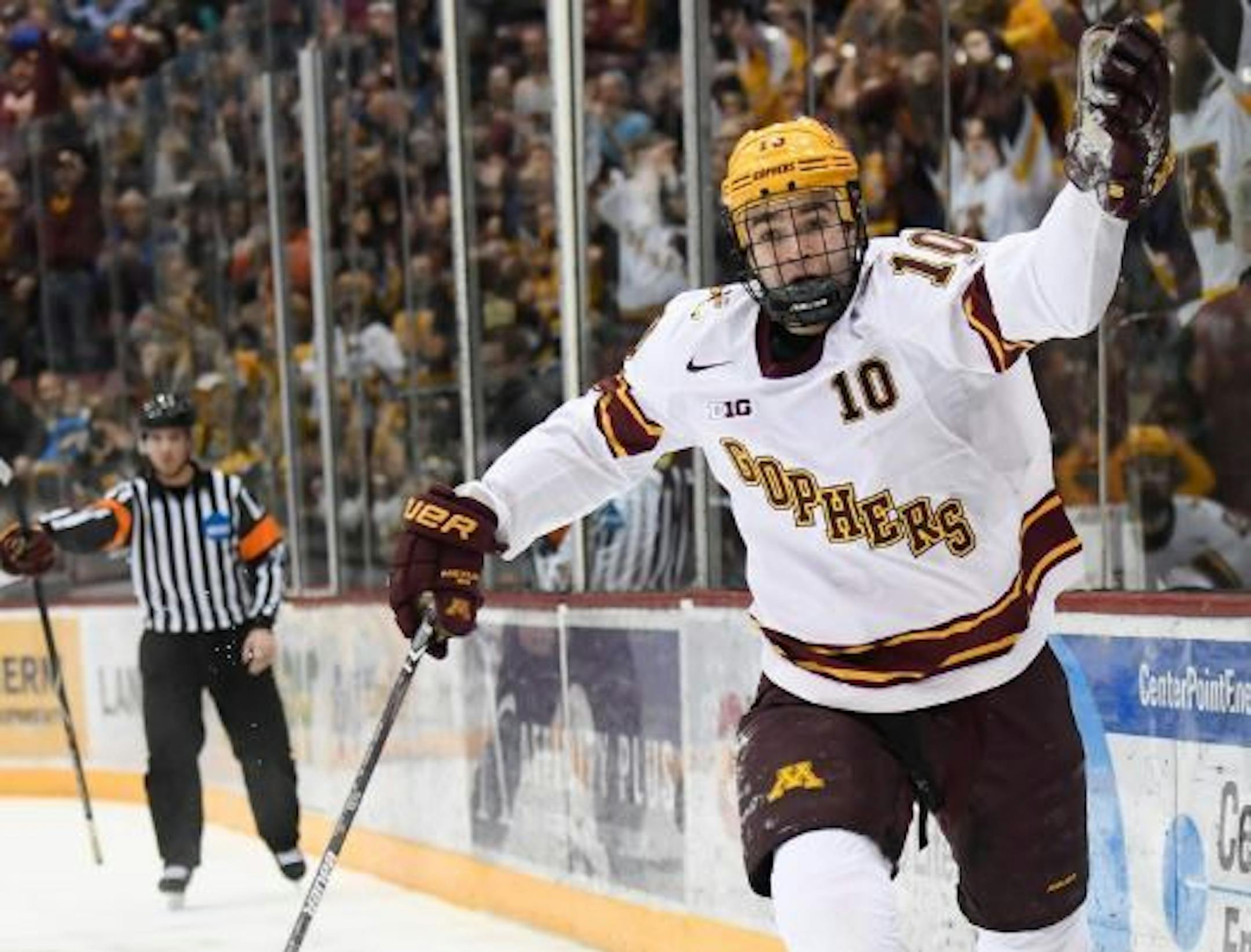 Gophers forward Brent Gates Jr.