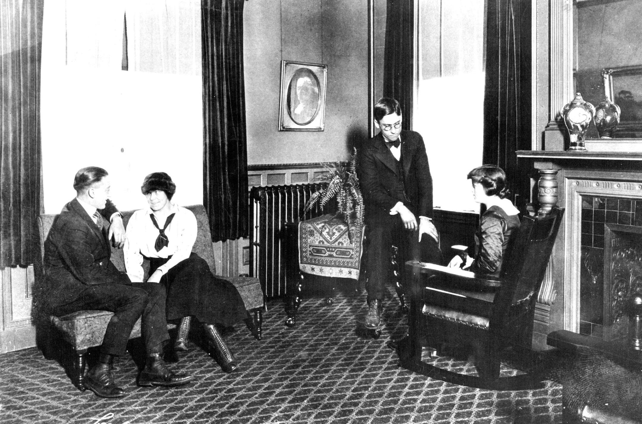 At left, two young couples of the World War I era sit in the Dunwoody hall living room. Minneapolis Star Tribune ORG XMIT: MIN2016091215525147