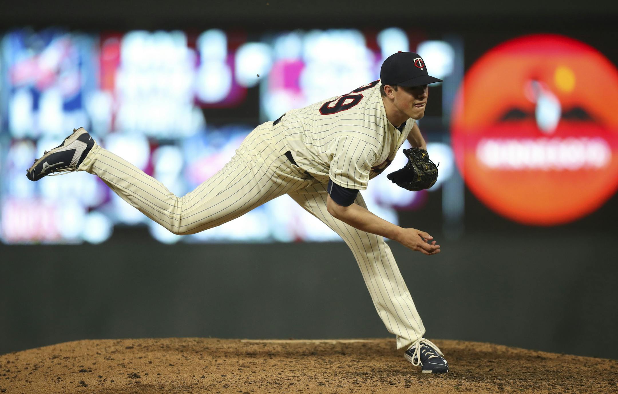 Minnesota Twins relief pitcher Trevor Hildenberger throwing in the eighth inning. ] JEFF WHEELER ï jeff.wheeler@startribune.com The Minnesota Twins lost to the Chicago White Sox 5-2 Wednesday night, June 6, 2018 at Target Field in Minneapolis.