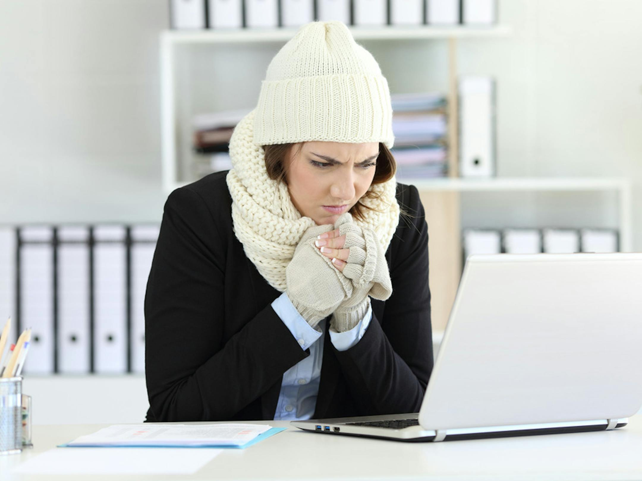 Chilling new research suggests that cold environments may have a very real effect on women employees: lower productivity and cognitive performance. (Dreamstime/TNS) ORG XMIT: 1323099