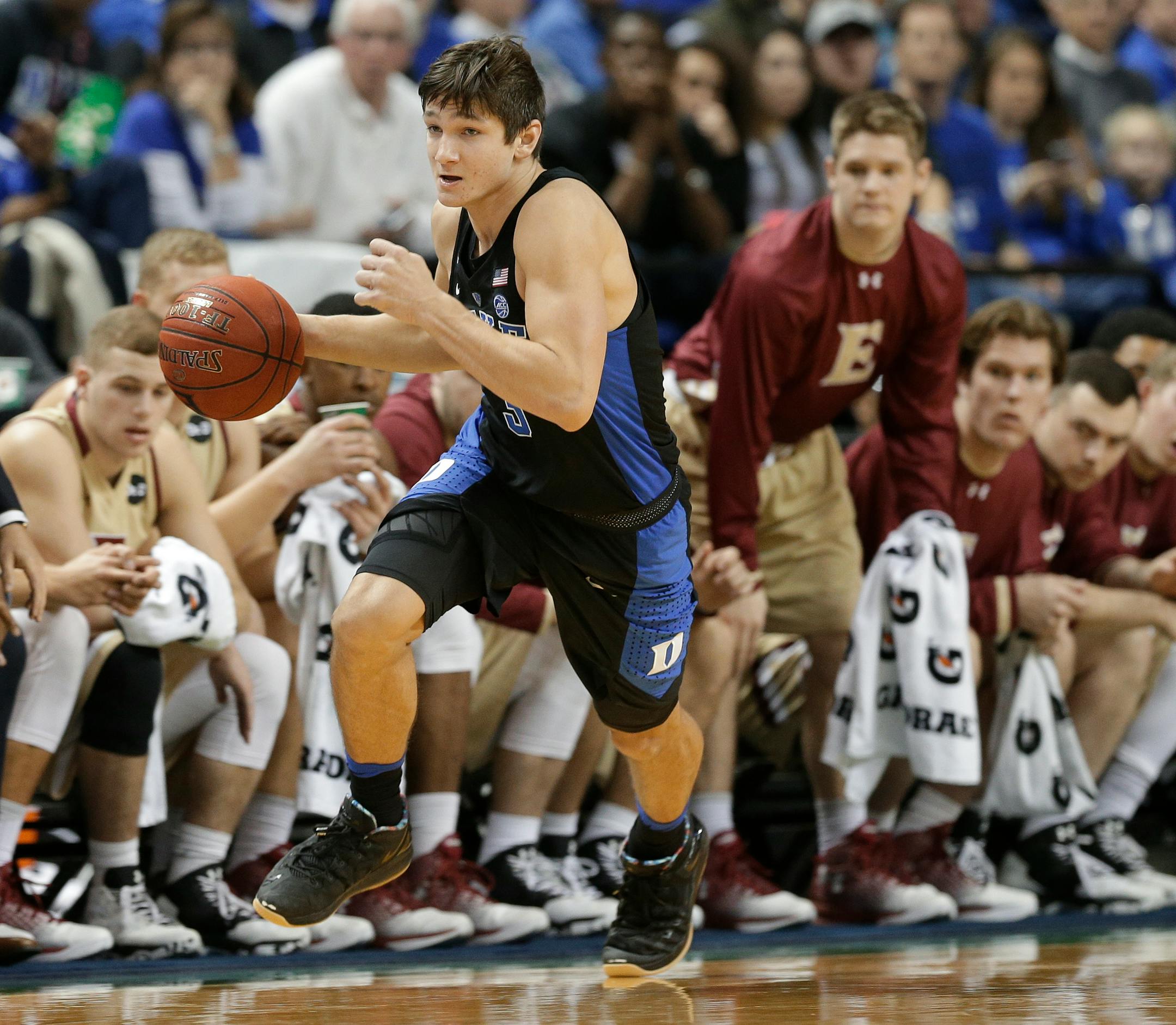 Duke's Grayson Allen (3) brings the ball up the court against Elon in the second half of an NCAA college basketball game in Greensboro, N.C., Wednesday, Dec. 21, 2016. Duke won 72-61. (AP Photo/Chuck Burton)