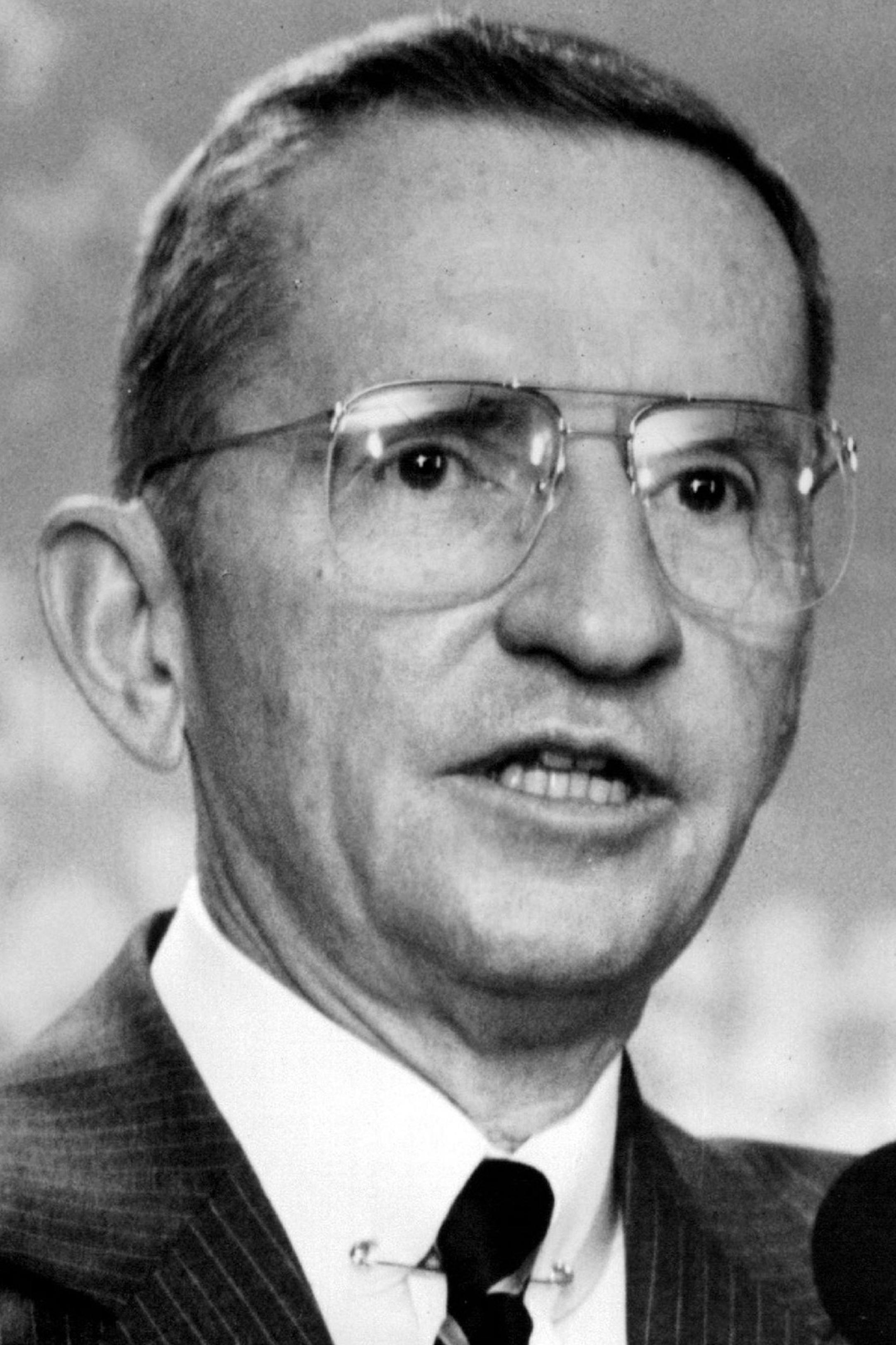 Talking with David Frost airs on PBS on Friday, April 24 at 9 p.m. (check local listings). David Frost's guest is Frost’s guest is Ross Perot, Texas billionaire and potential presidential candidate. ...talking with David Frost is made possible on PBS by Primerica Corporation, a family of financial services companies including Smith Barney, Commercial Credit, Primerica Financial Services and American Capital Management. The series is a production of David Paradine Television Inc. and WETA,
