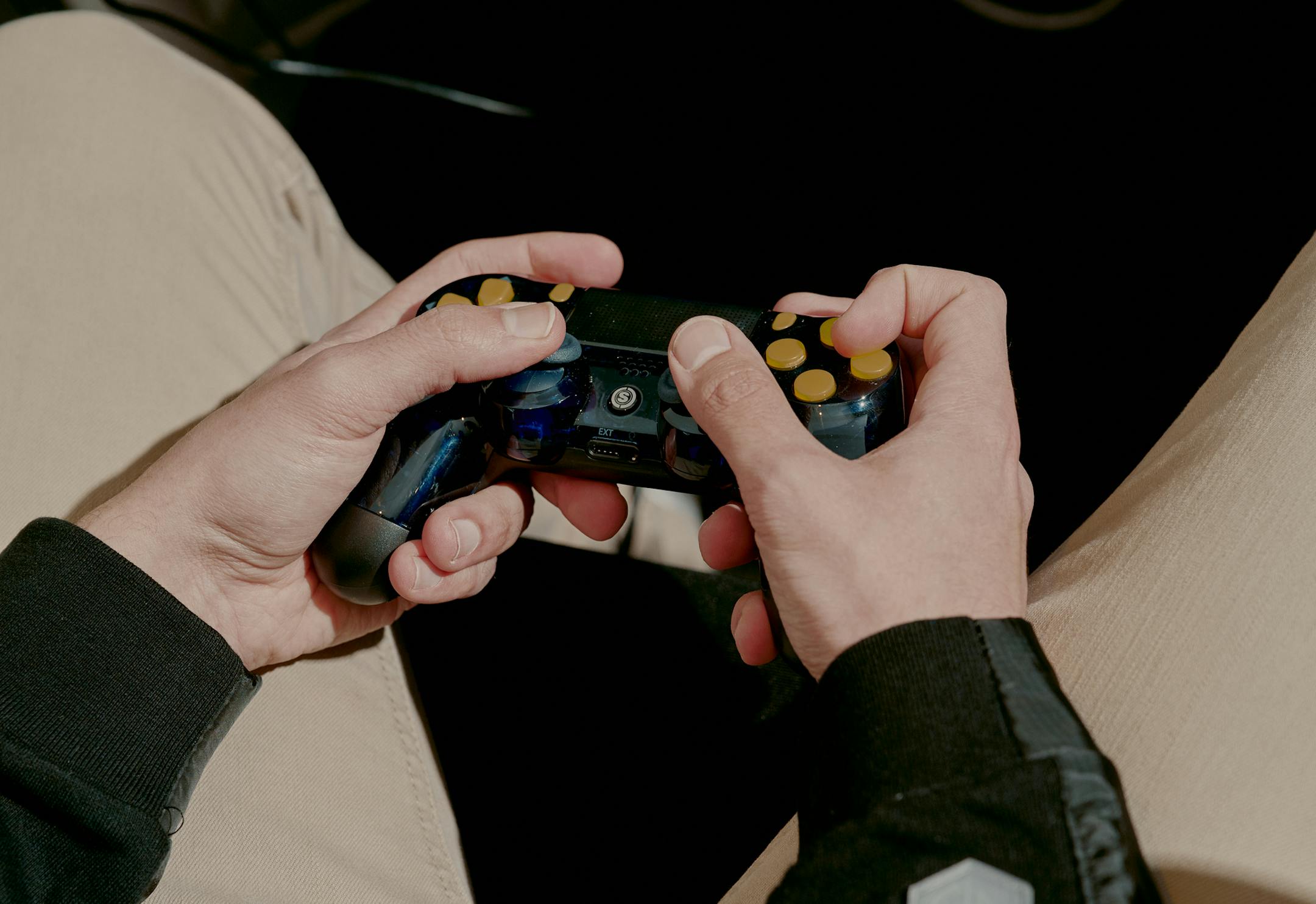 FILE -- A Playstation 4 controller in New York, March 11, 2020. A brutally unexpected year turned millions of people into gear nerds, whether they liked it or not. (Vincent Tullo/The New York Times) ORG XMIT: XNYT75