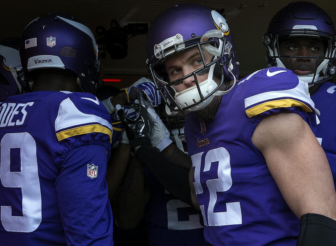 Minnesota Vikings Harrison Smith (22) lead defensive backs on to the field for warm ups. ] CARLOS GONZALEZ &#xef; cgonzalez@startribune.com - October 29, 2017, London, England, UK, Twickenham Stadium, NFL, Minnesota Vikings vs. Cleveland Browns, ORG XMIT: MIN1710290815067026