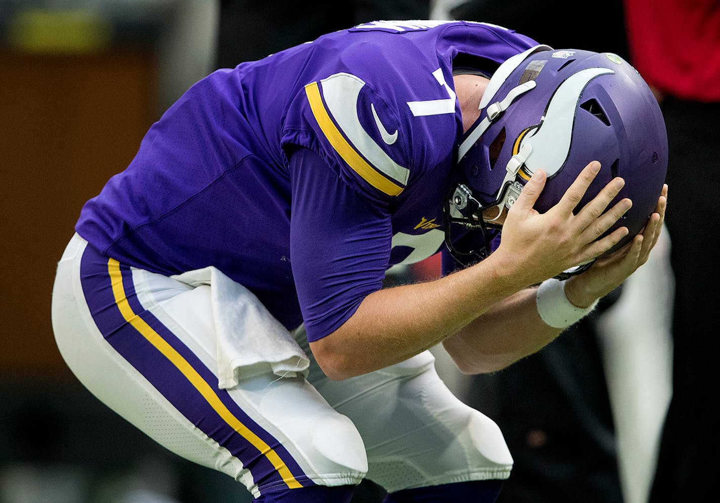 Minnesota Vikings Case Keenum (7) reacted after failing to convert on a fourth down play late in the fourth quarter.