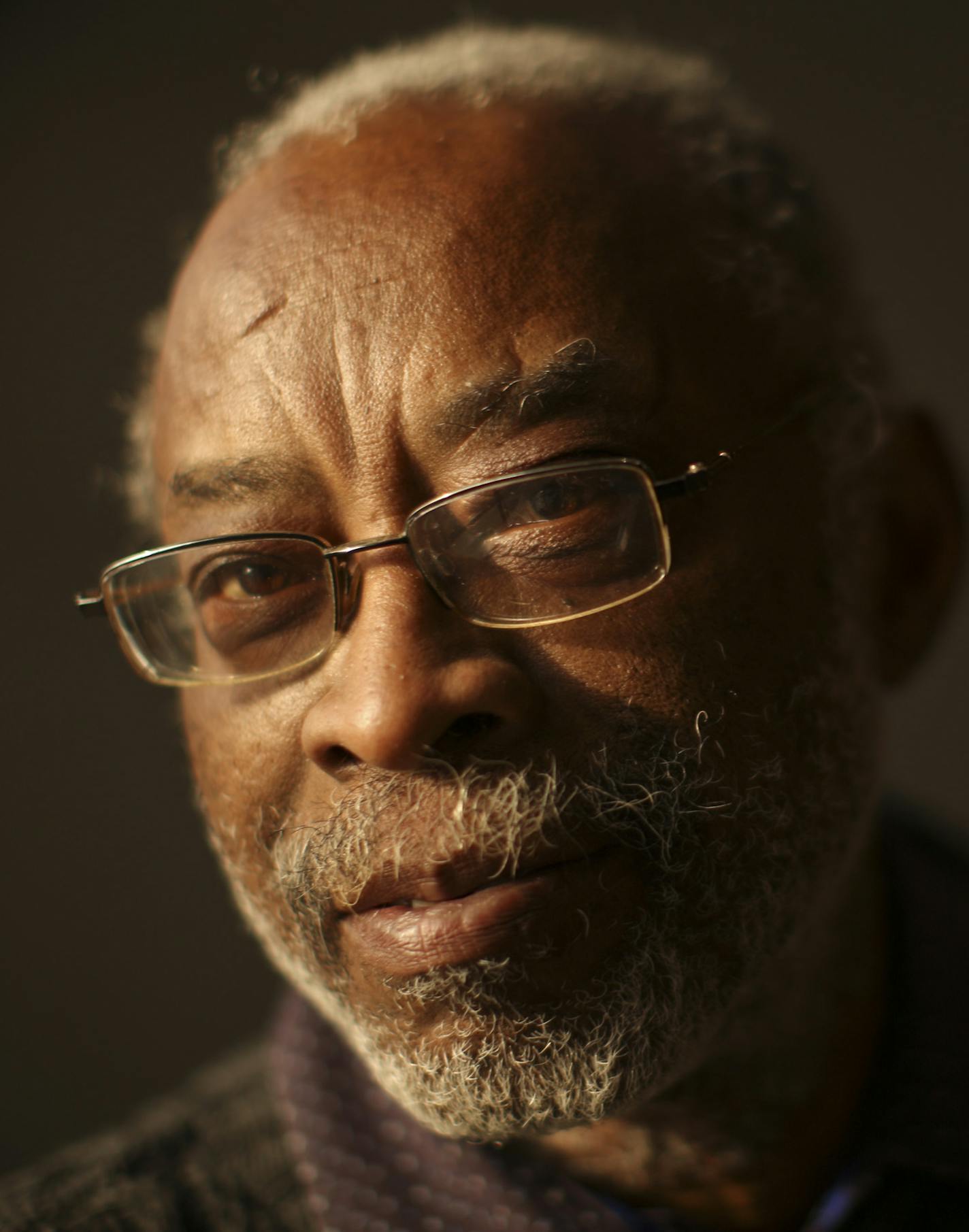 Carlyle Brown at Pillsbury House before rehearsing "Uncle Tom and Abraham Lincoln at the White House." ] JEFF WHEELER &#x201a;&#xc4;&#xa2; jeff.wheeler@startribune.com Carlyle Brown loves to write about history. He drops in on a particularly salient moment in "Uncle Tom and Abraham Lincoln at the White House," which imagines that the character from Harriet Beecher Stowe's novel visits the president as he considers signing the Emancipation Proclamation. Before moving to the Guthrie later this wee