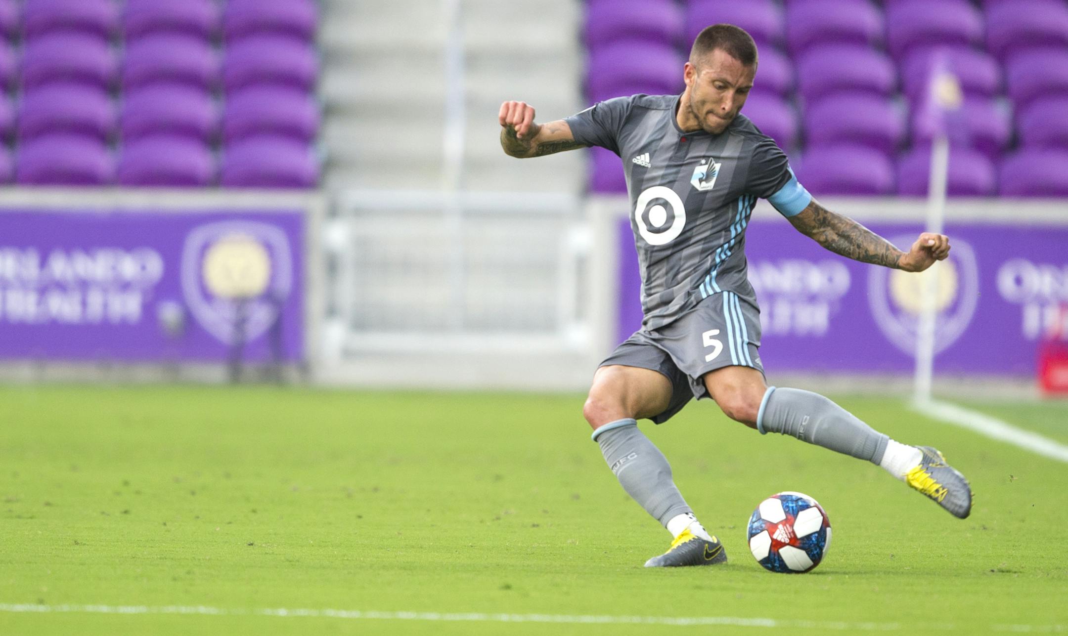 Minnesota United FC's Francisco Calvo (5) passes the ball during the first half of an MLS soccer match, in Orlando, Fla., Wednesday, Feb. 20, 2019. (Photo/Willie J. Allen Jr.)