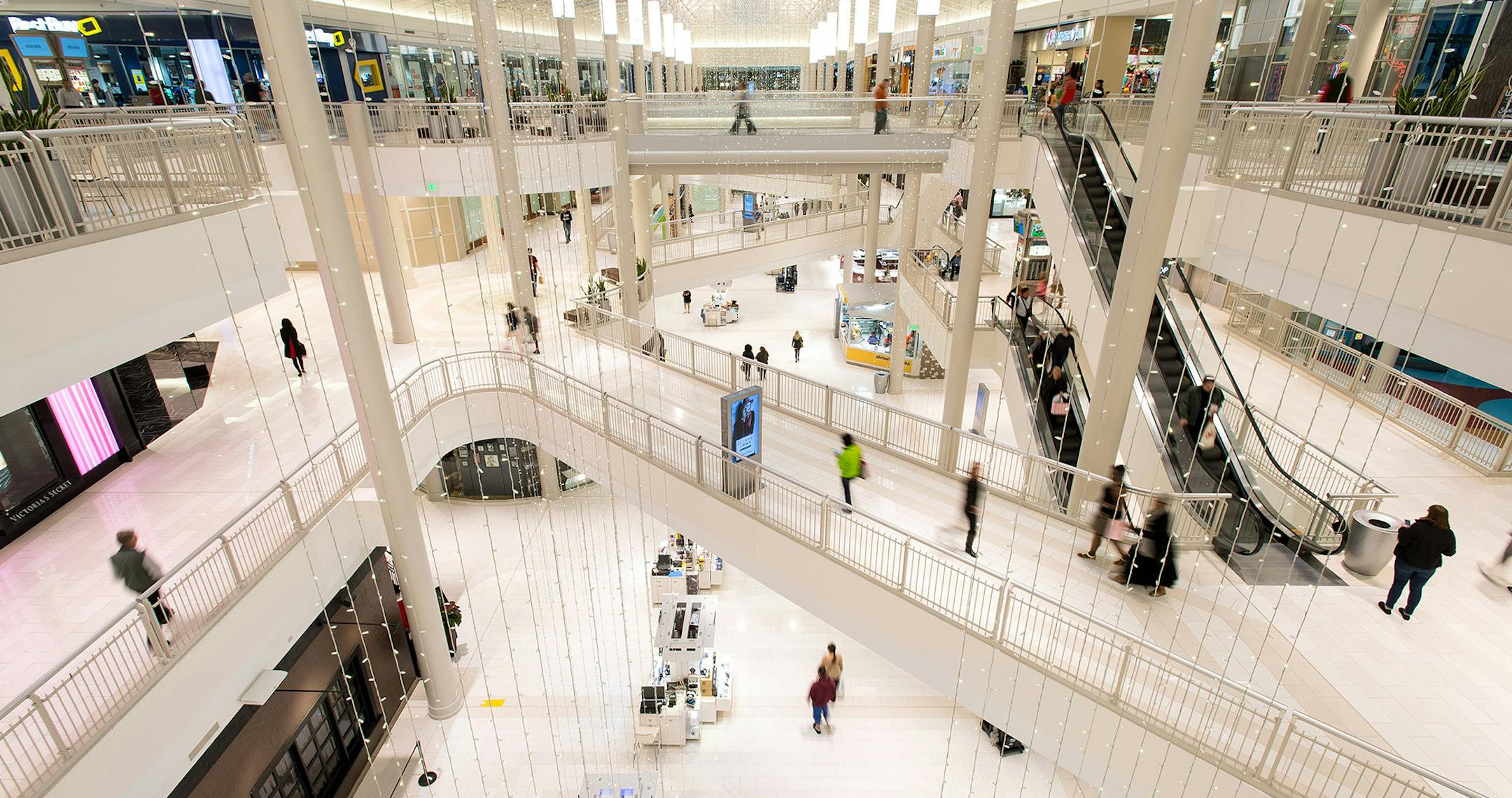 The Mall of America in Minneapolis. A suspect was arrested Friday after throwing a 5-year-old child from a third-floor balcony at the mall. (Aaron Lavinsky/Minneapolis Star Tribune/TNS) ORG XMIT: 1301002