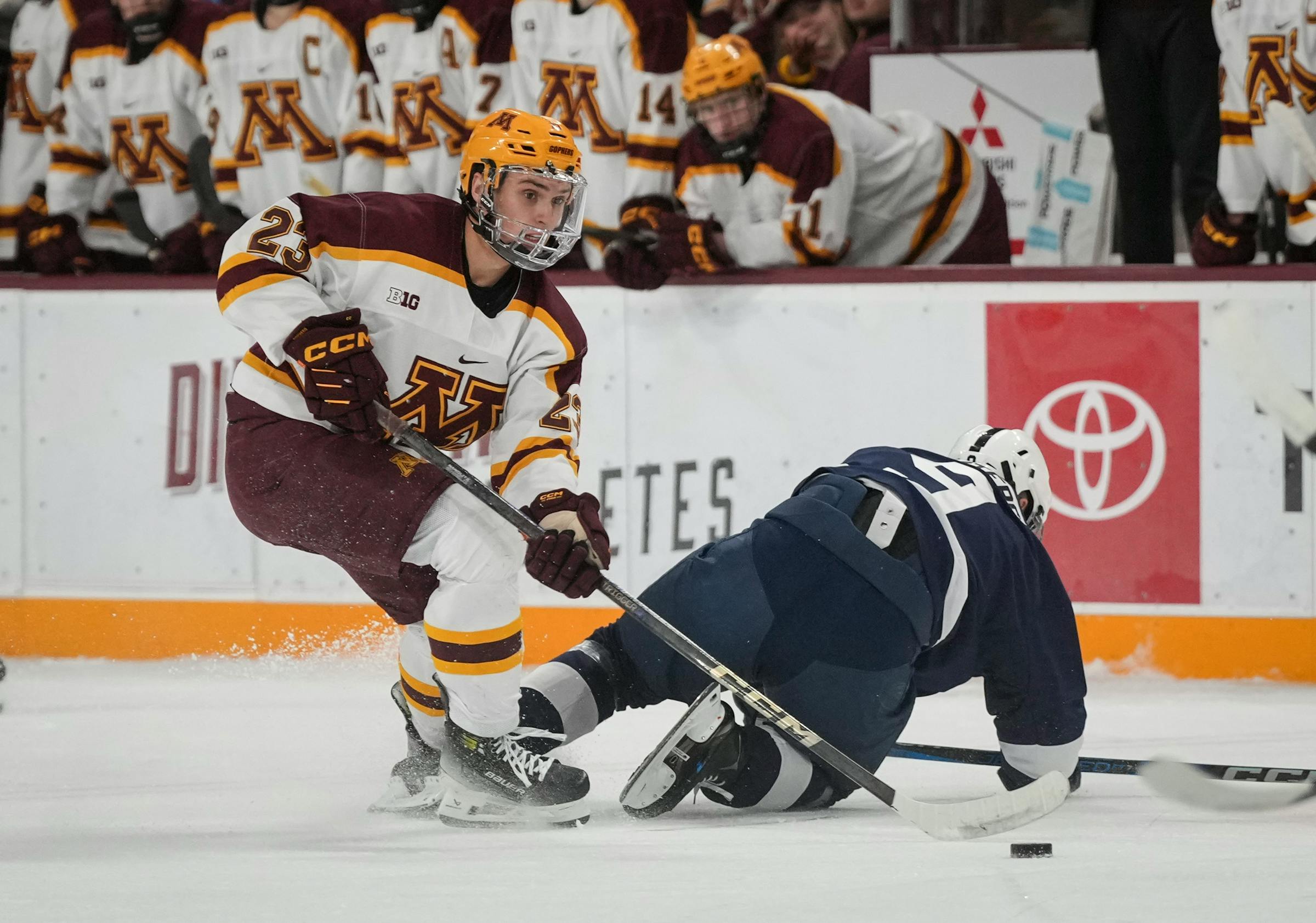 Jimmy Snuggerud's two goals help Gophers cruise past Penn State in men's hockey