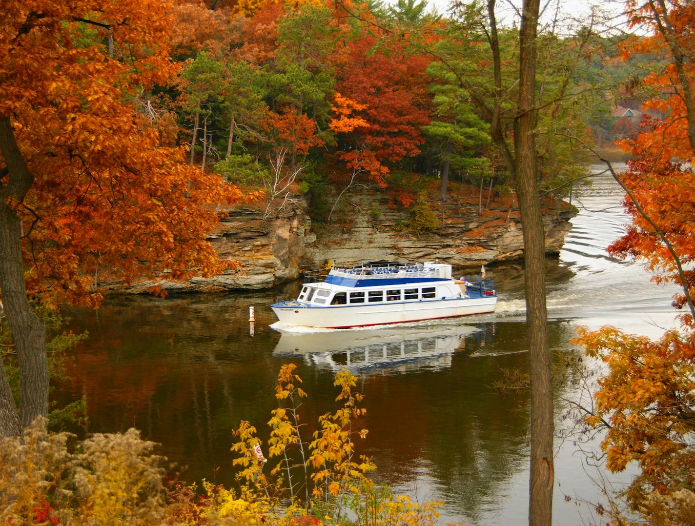 Dells Boat Tours in Wisconsin Dells offers fall-color rides on the Wisconsin River.