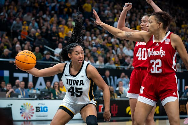 Clark's supporting cast plays key role in Iowa's Big Ten tournament crown 