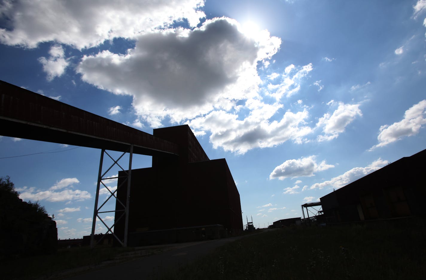 An old taconite mine in Hoyt Lake will be brought back to life when Polymet gets a permit to drill for copper and nickel in the surrounding area. The site was photographed empty on Wednesday, September 7, 2011, in Hoyt Lakes, Minn. ] (RENEE JONES SCHNEIDER/ reneejones@startribune.com)