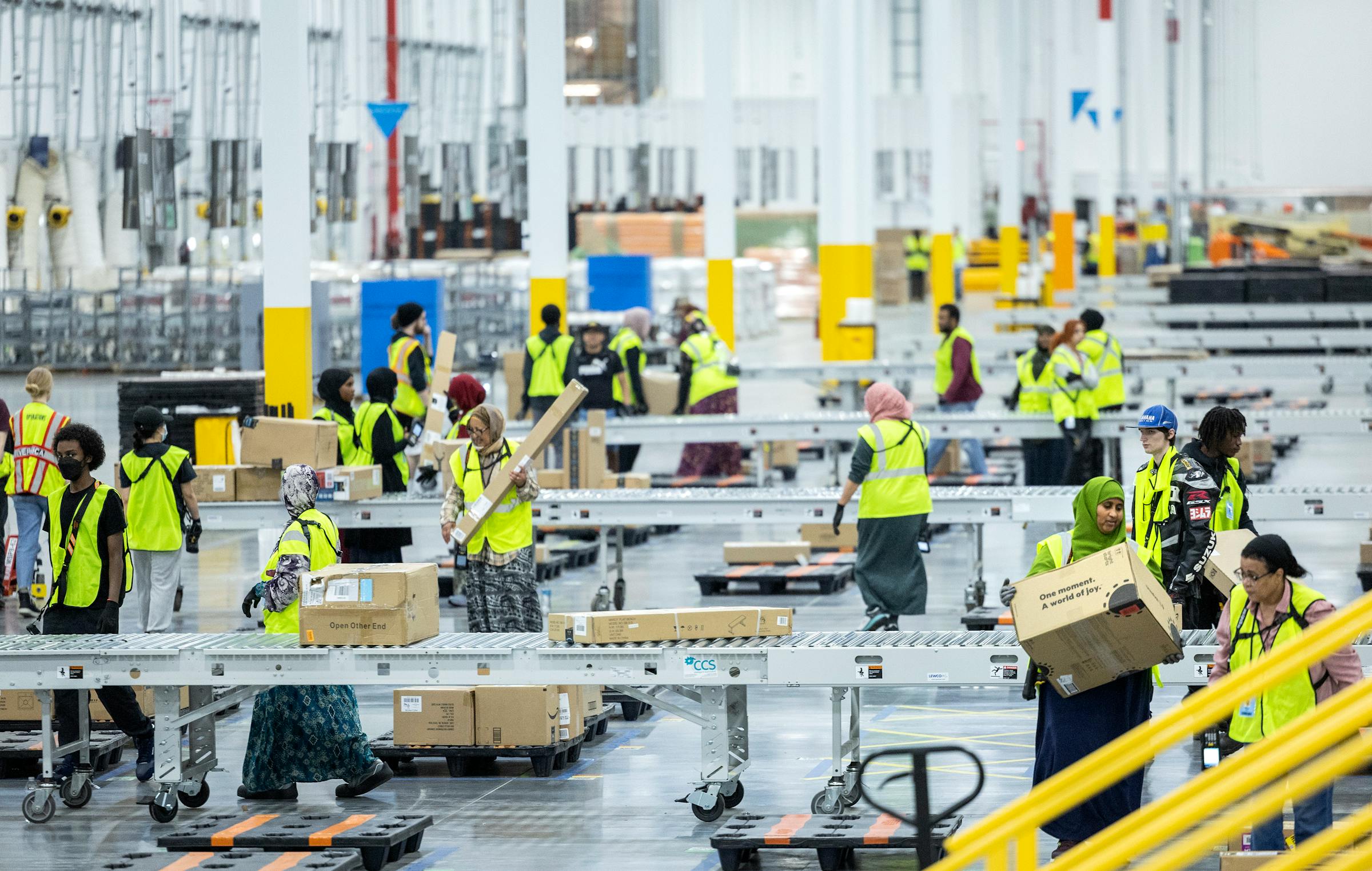 Amazon warehouse transforms rural swath of Woodbury