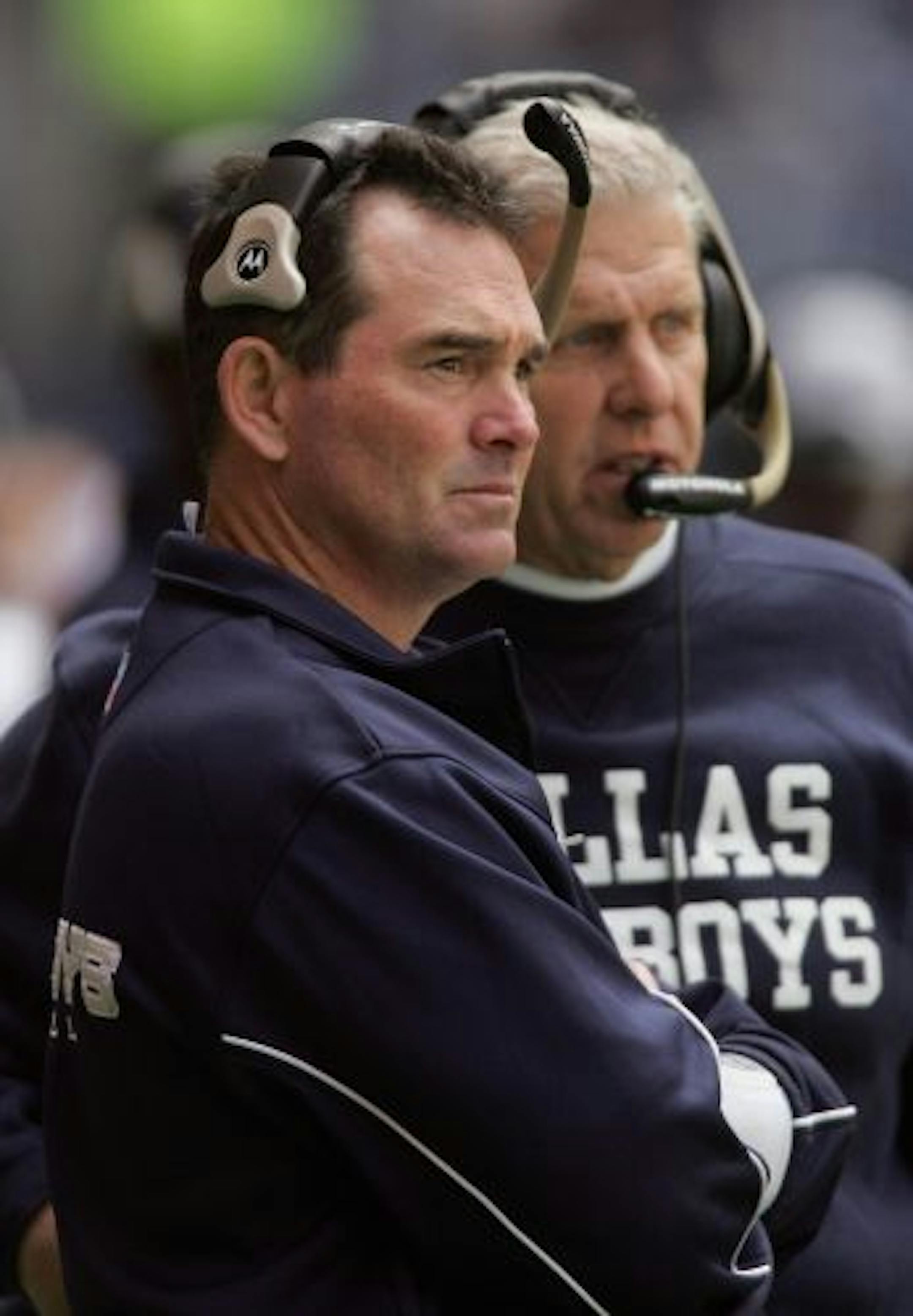 IRVING, TX - NOVEMBER 20: Defensive Coach Mike Zimmer, foreground, and Headh Coach Bill Parcells of the Dallas Cowboys watch play from the sideline during their game against the Detroit Lions on November 20, 2005 at Texas Stadium in Irving, Texas. The Cowboys defeated the Lions 20-7.