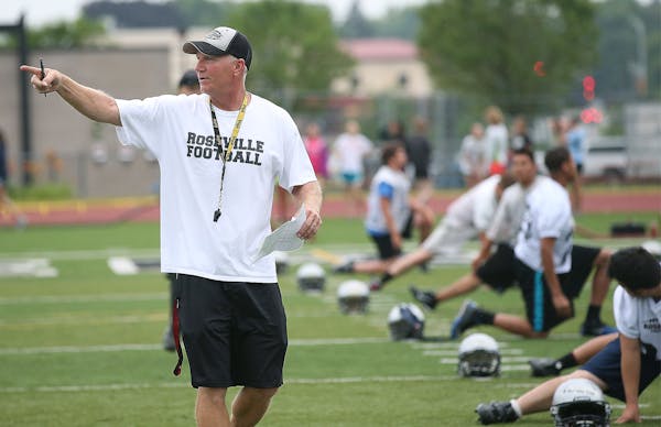 Shown leading practice Monday, Roseville coach Chris Simdorn said he expects last season&#x2019;s confidence-building campaign to carry through to thi