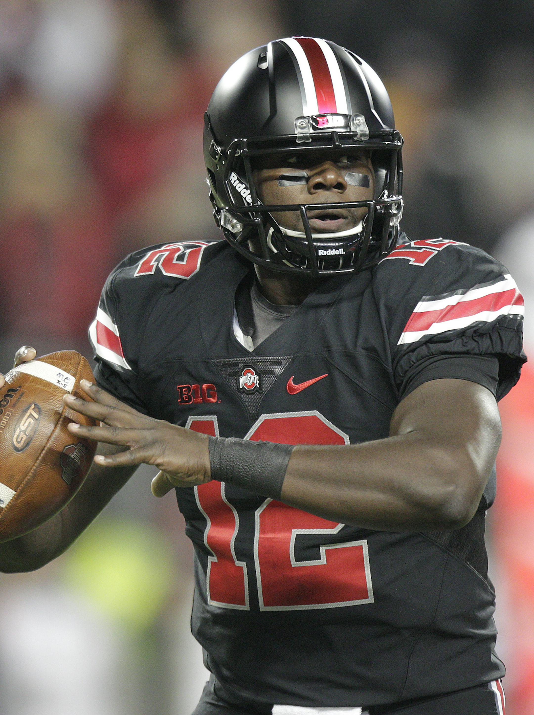 Ohio State quarterback Cardale Jones plays against Penn State during an NCAA college football game Saturday, Oct. 17, 2015, in Columbus, Ohio. (AP Photo/Jay LaPrete)