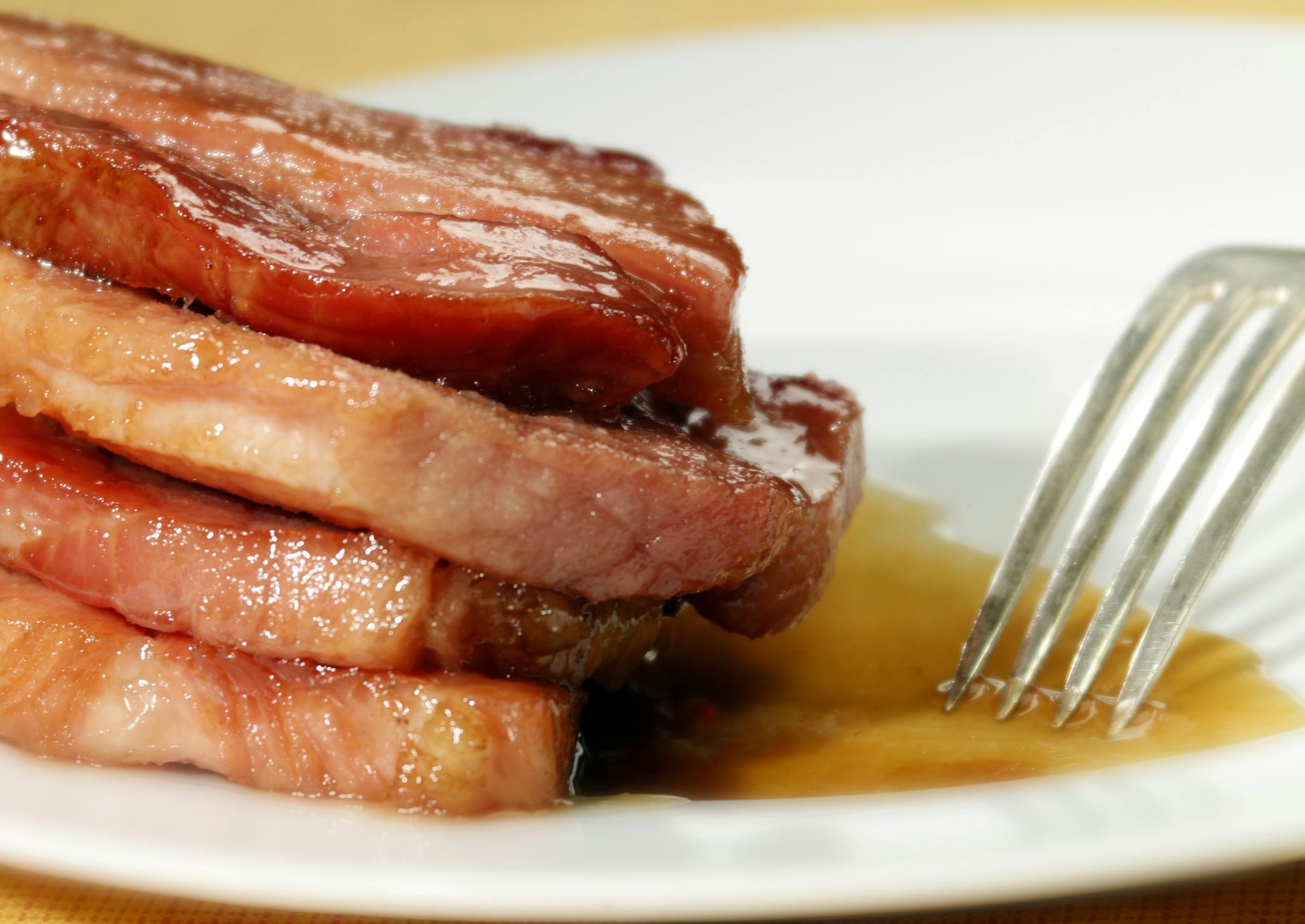 TOM WALLACE • twallace@startribune.com Assignments #20017456A_ April 15, 2011_ SLUG: springmenu0421_ Food Illustrations for the spring menu IN THIS PHOTO:] Food Illustrations for the spring menu. Pancake roll, Brown sugered ham and Pound csake with fruit.