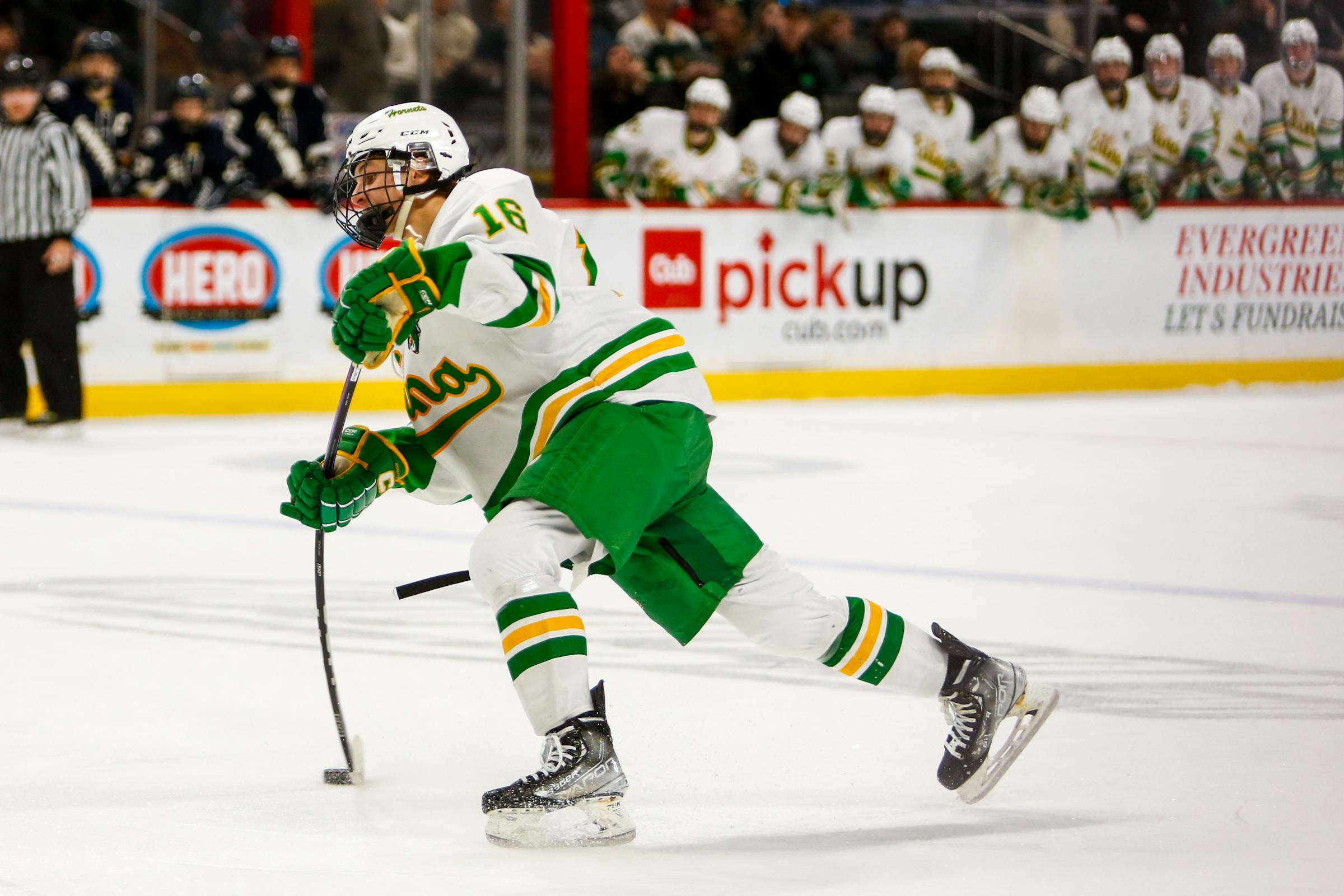 Gophers men's hockey picks up commitment from Edina's Freddie Schneider