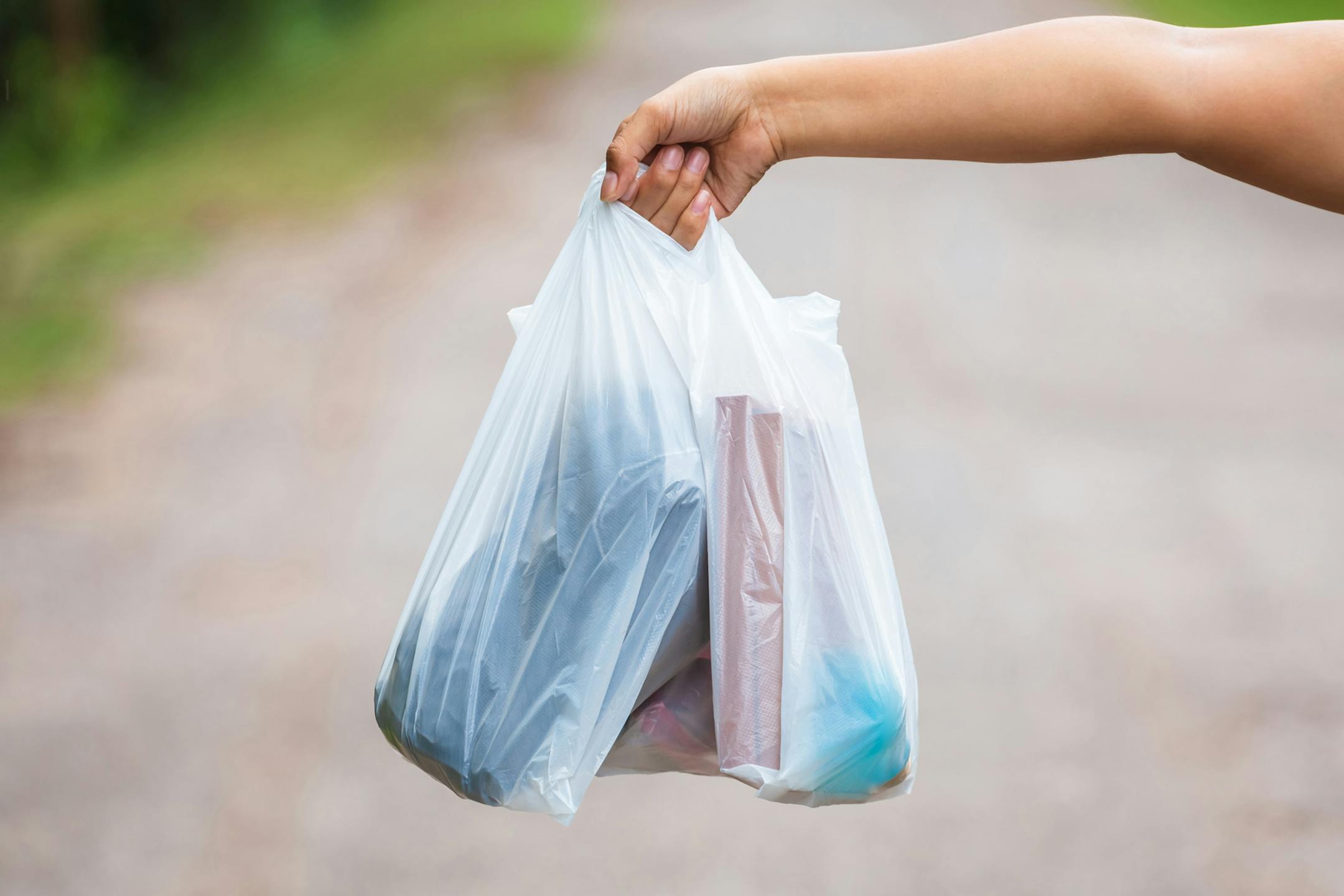 Kroger Co. said it will phase out single-use plastic bags by 2025. (Dreamstime) ORG XMIT: 1238895