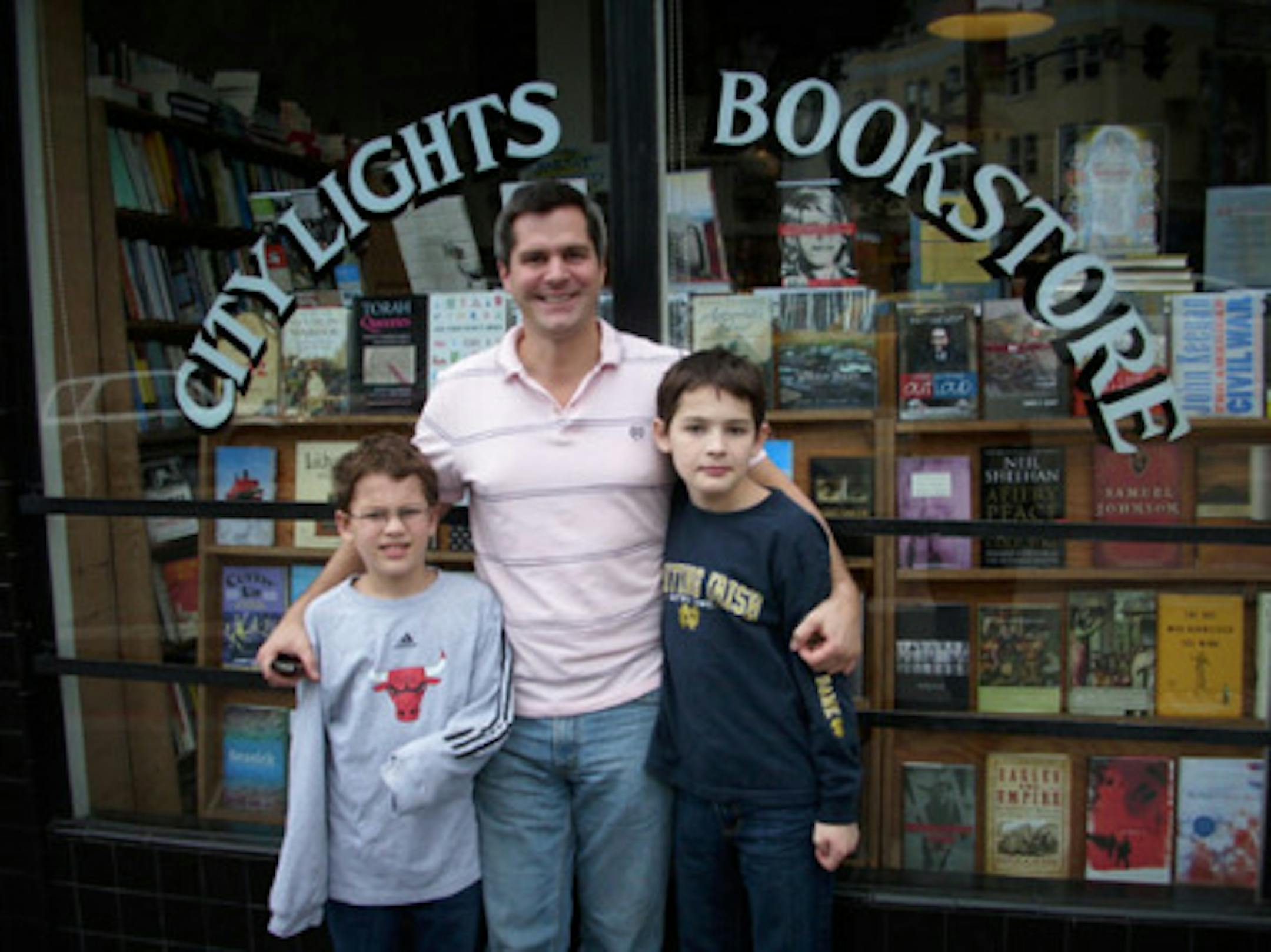 Rob Hahn with his two children\SOURCE: Rob Hahn