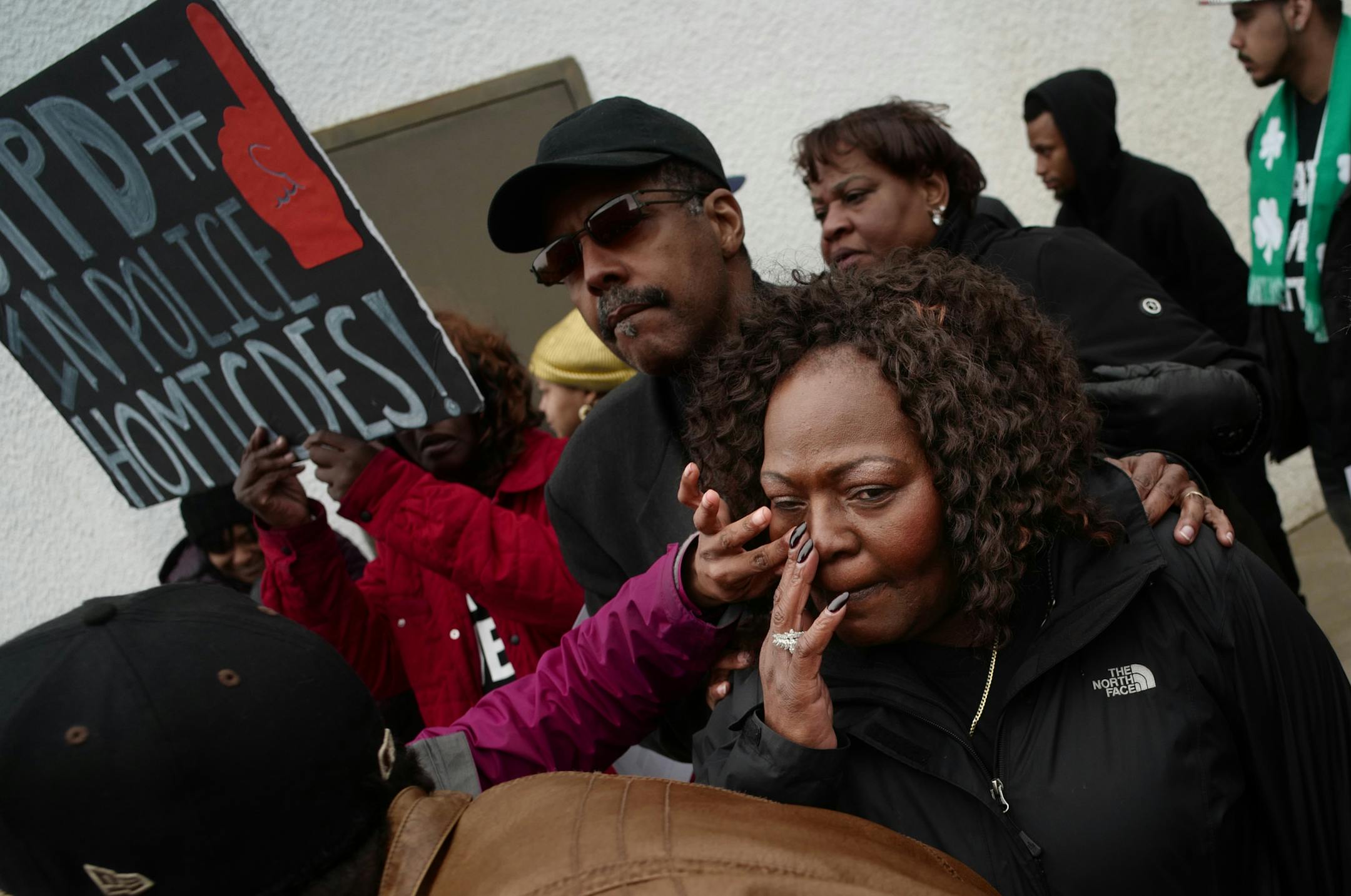 Kim Handy-Jones attended the vigil for her son Cordale on the corner of Seventh and Sinnen where he was killed by police after a call about a domestic dispute.]Richard Tsong-Taatarii/richard.tsong-taatarii@startribune.com