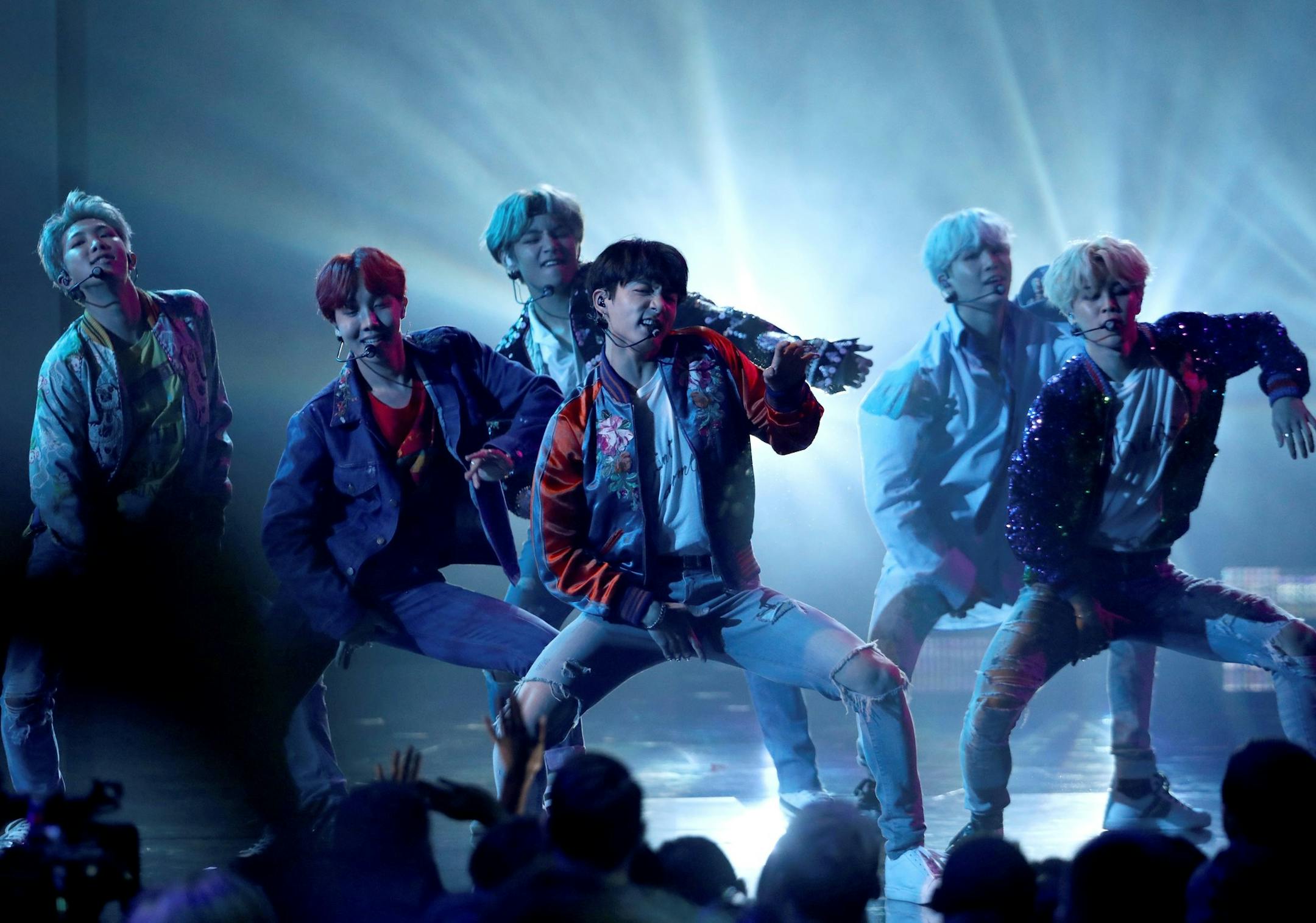 BTS performs "DNA" at the American Music Awards at the Microsoft Theater on Sunday, Nov. 19, 2017, in Los Angeles. (Photo by Matt Sayles/Invision/AP) ORG XMIT: CADA339