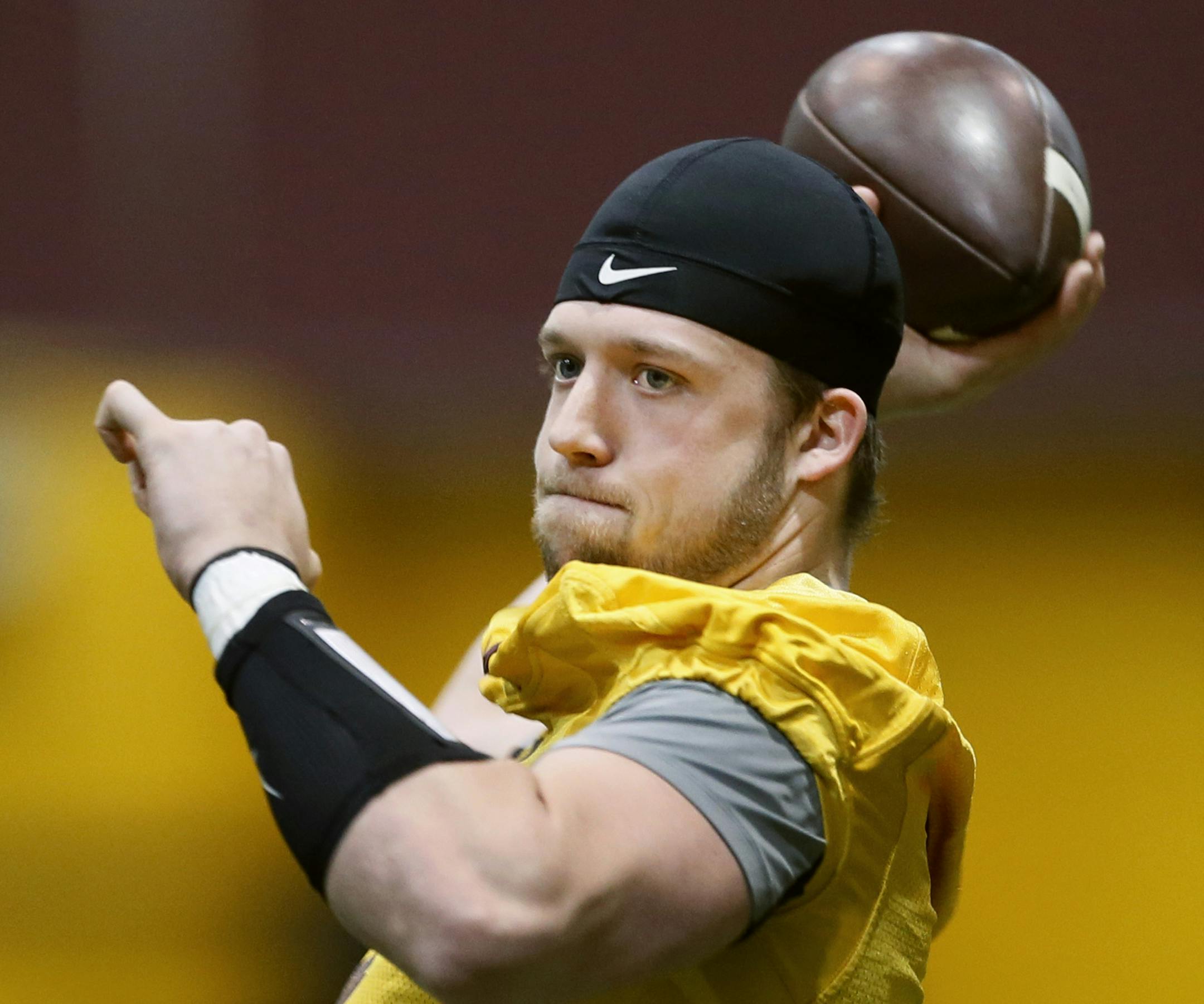 Minnesota quarterback Mitch Leidner threw a pass during practice . The University of Minnesota had there first day a spring football practice Tuesday March3, 2015 in Minneapolis, Minnesota. ] Jerry Holt/ Jerry.Holt@Startribune.comMi
