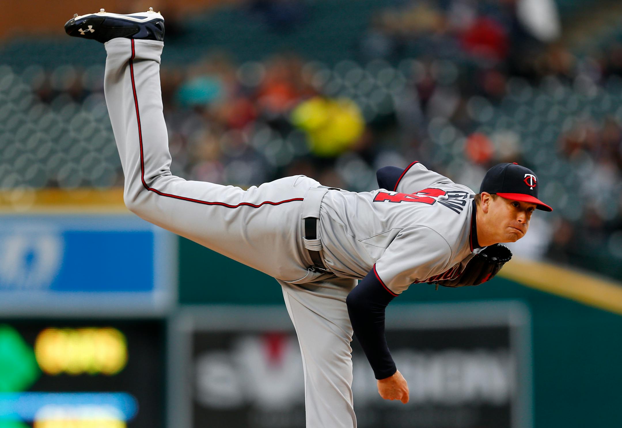 Minnesota Twins pitcher Kyle Gibson throws against the Detroit Tigers in the first inning of a baseball game in Detroit Tuesday, May 12, 2015. (AP Photo/Paul Sancya)