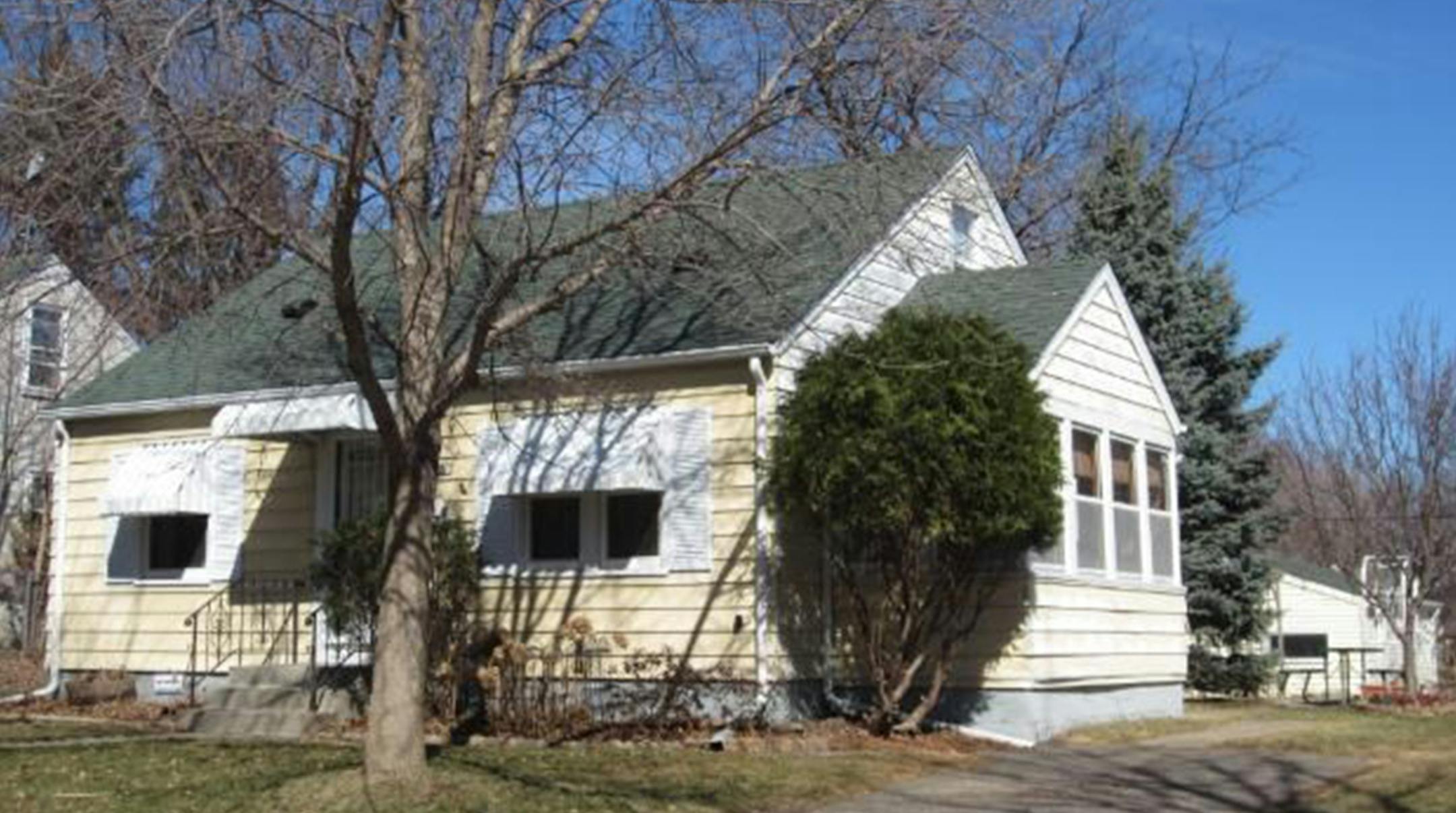 ... St. Paul
Built in 1942, this three-bedroom, one-bath house located in the Sunray-Battle Creek-Highwood neighborhood has 1,132 finished square feet and features a newer roof, windows, eletric, furnace and air conditioning, hardwood floors, full basement and one-car detached garage. Listed by Garth Dahl, Keller Williams Premier Realty, 651-739-4663.