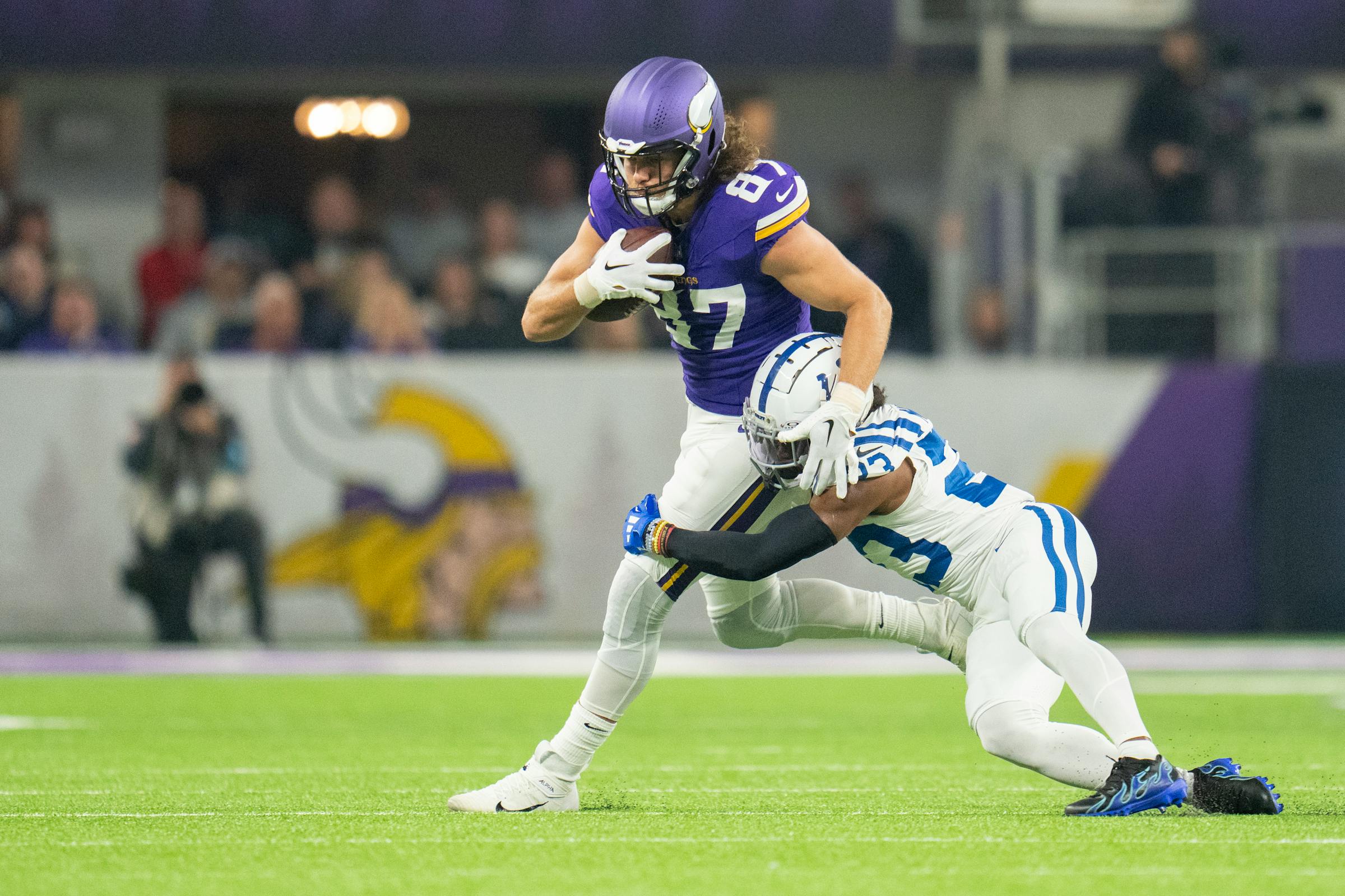 TJ Hockenson returns, but the Vikings limit his participation against the Colts