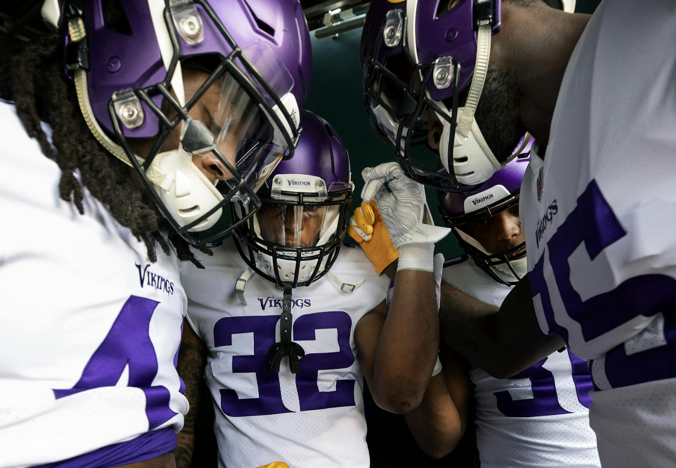 Minnesota Vikings running backs prepared to take the field for pregame warm ups. ] CARLOS GONZALEZ ï cgonzalez@startribune.com ñ October 7, 2018, Philadelphia, PA, Lincoln Financial Field, NFL, Minnesota Vikings vs. Philadelphia Eagles