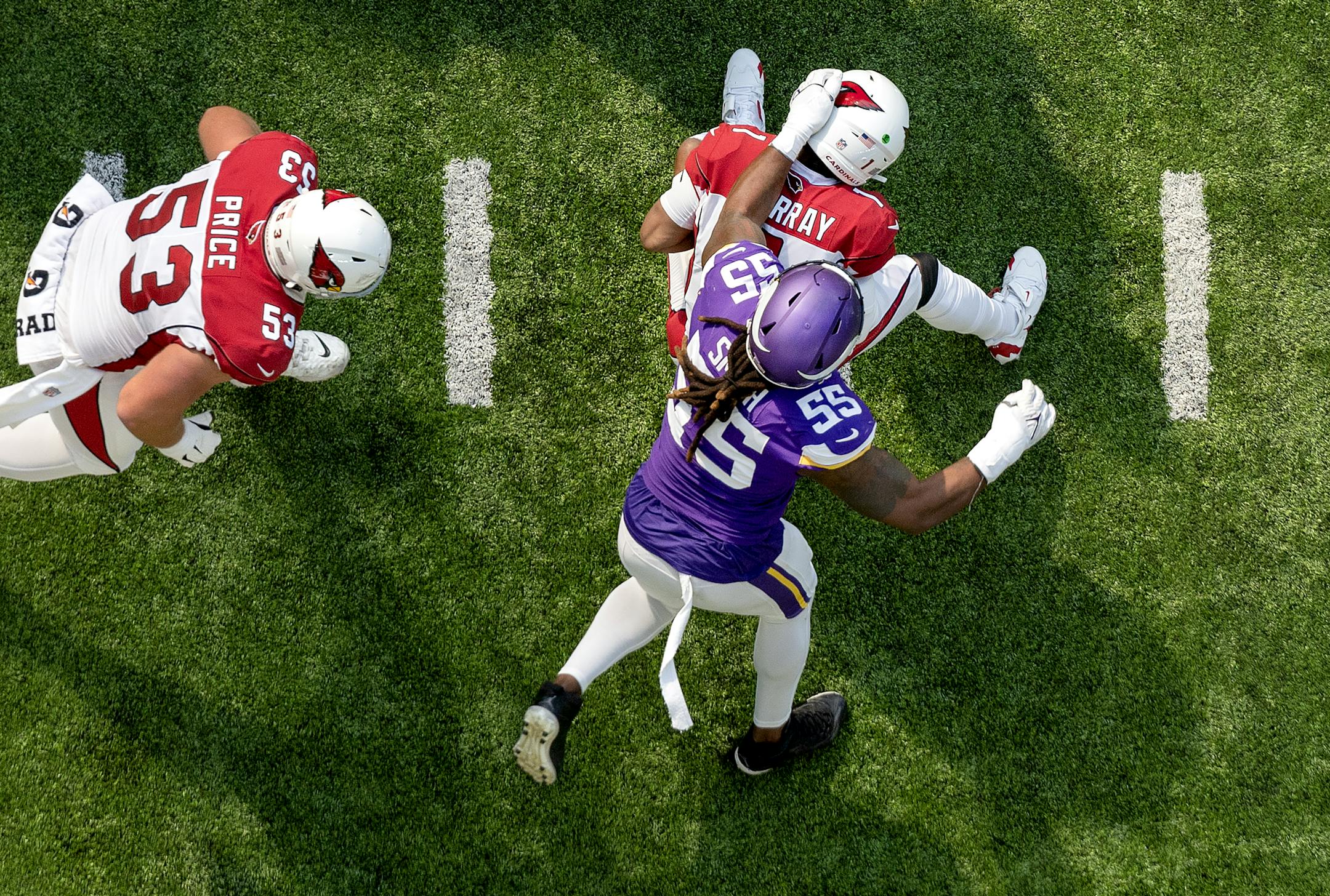 Arizona Cardinals quarterback Kyler Murray (1) is sacked by Za'Darius Smith (55) of the Minnesota Vikings in the second quarter Sunday, October 30, 2022, at U.S. Bank Stadium in Minneapolis, Minn. ] CARLOS GONZALEZ • carlos.gonzalez@startribune.com.