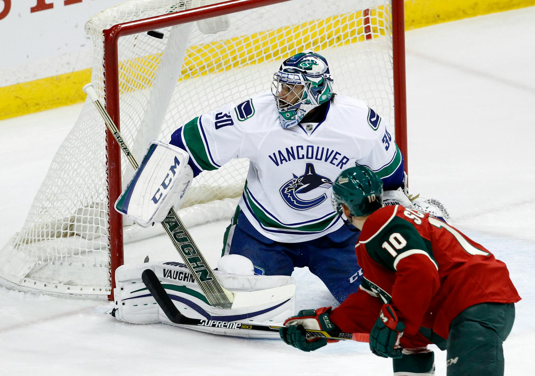 Wild center Jordan Schroeder (10).