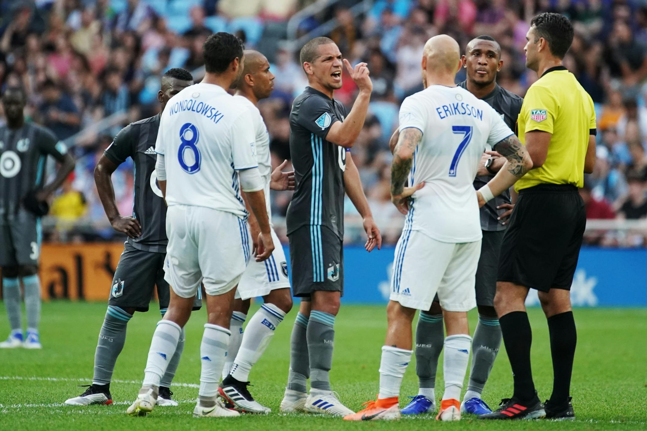Minnesota United midfielder Osvaldo Alonso (6) dispited a call that led to the San Jose Earthquakes goal at the end of the first half.
