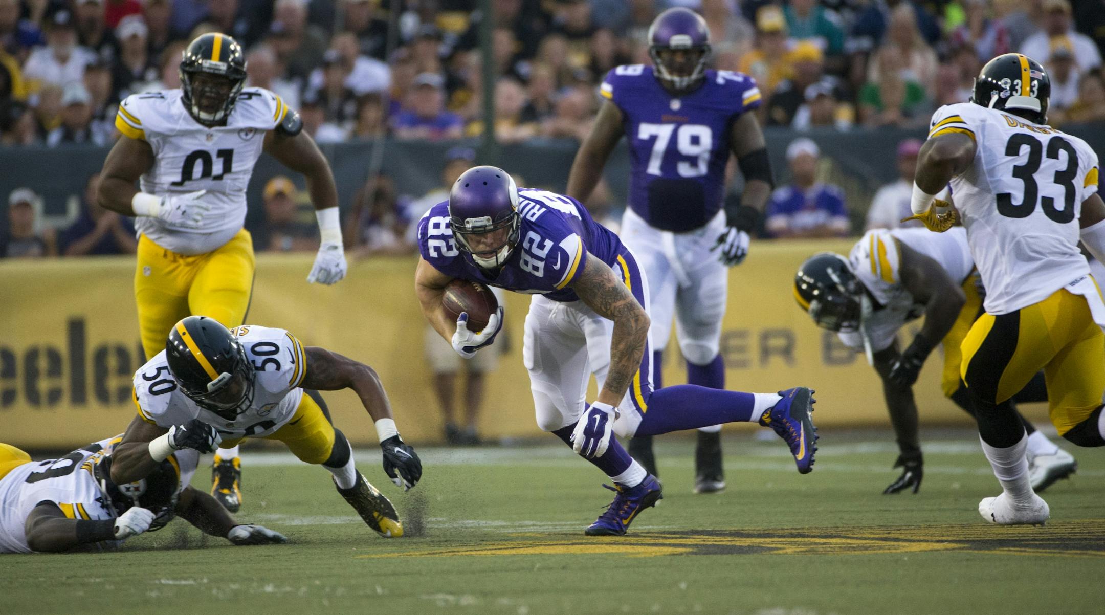 Vikings Kyle Rudolph picks up a 1st down on teh 1st drive of the 1st preseason game of the season.