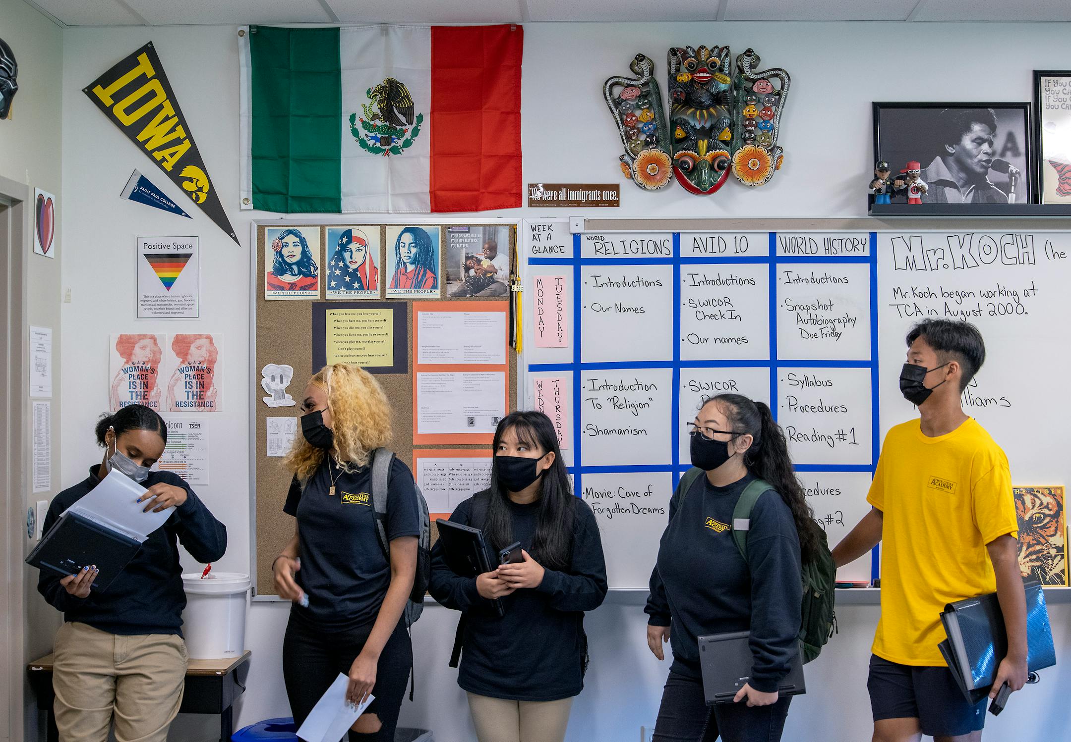 Twin Cities Academy charter school students stood in line as they navigated their first day of COVID-19 protocol between classes on the first day of school, Tuesday, September 7, 2021 in St. Paul, MN.    ]  ELIZABETH FLORES • liz.flores@startribune.com