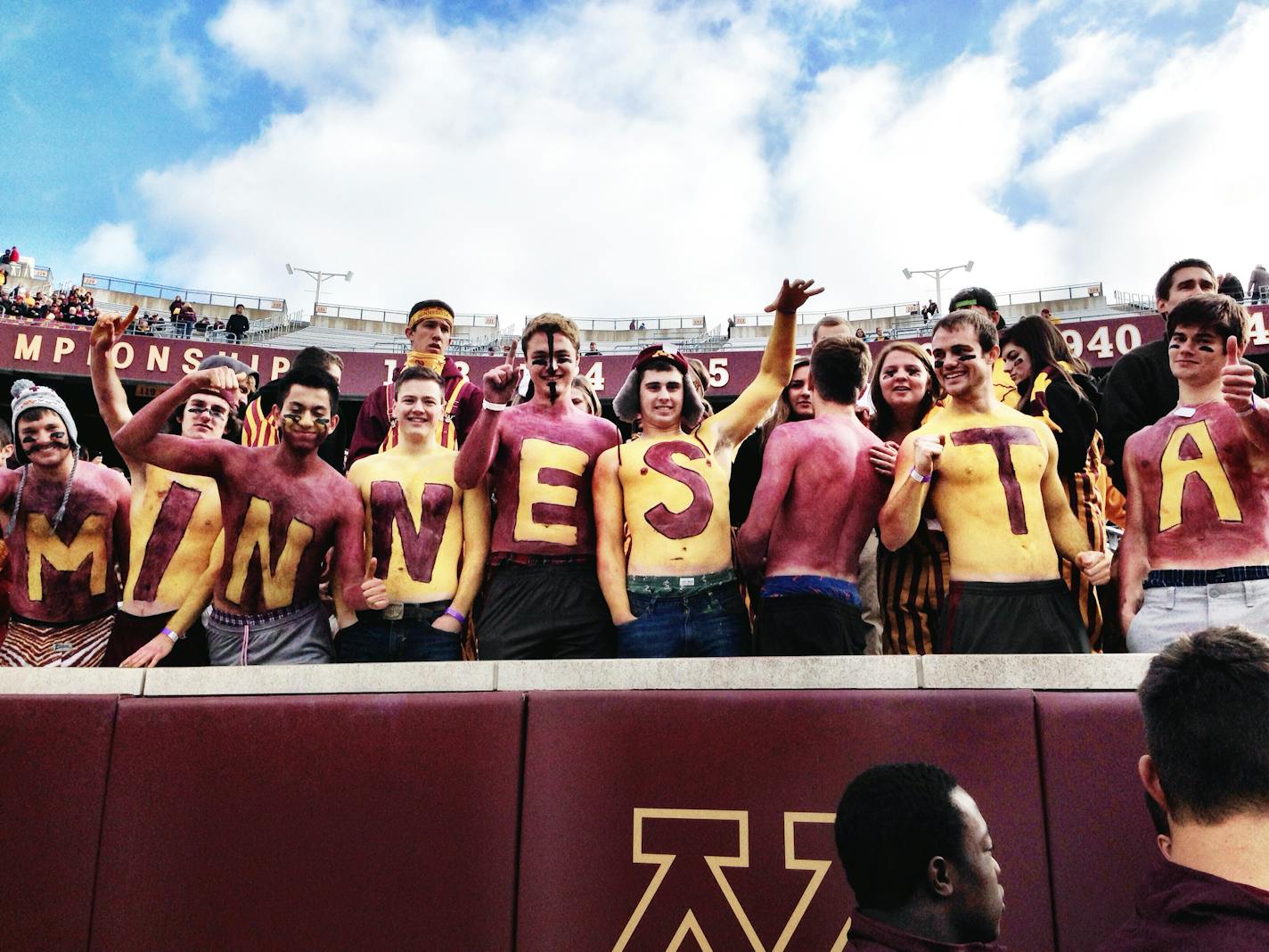 Gophers fans at U.S. Bank Stadium