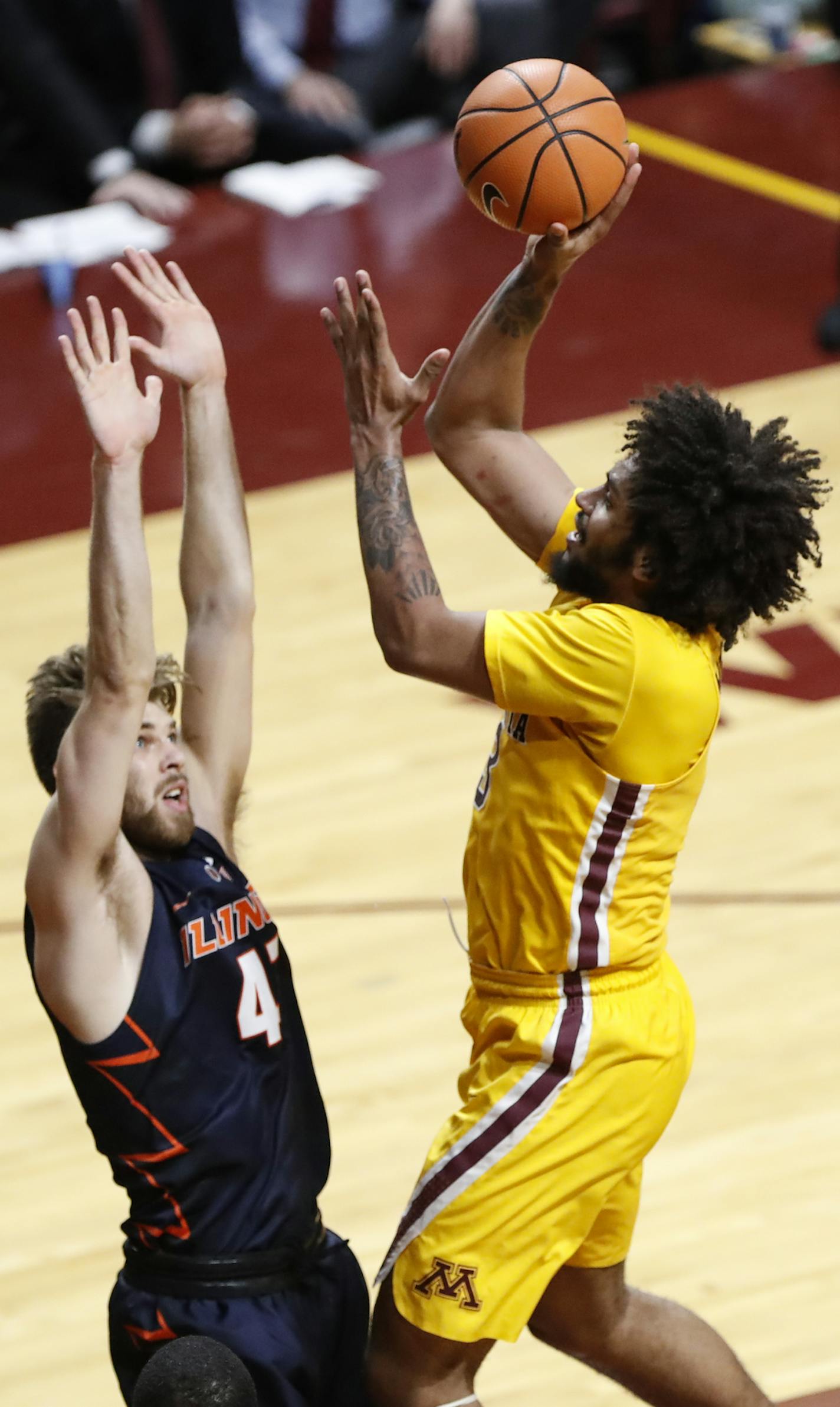 Minnesota Golden Gophers forward Jordan Murphy (3) went for a shot against Illinois Fighting Illini forward Michael Finke (43) in the second half. ] RENEE JONES SCHNEIDER &#x2022; renee.jones@startribune.com The Minnesota Golden Gophers hosted the Illinois Fighting Illini on Wednesday, January 3, 2018, at Williams Arena in Minneapolis, Minn.