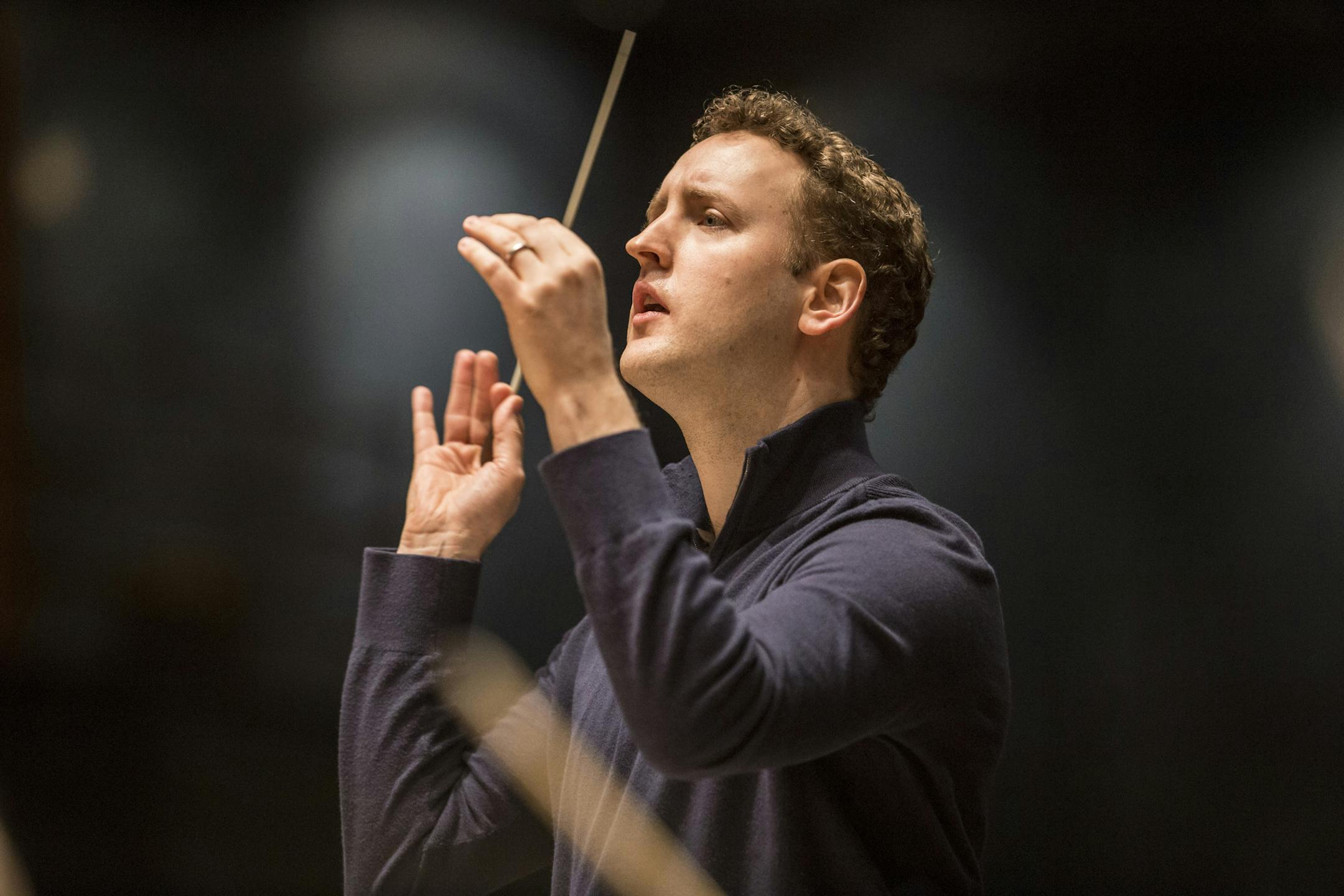 Michael Francis Conductor
Photo: Marco Borggreve