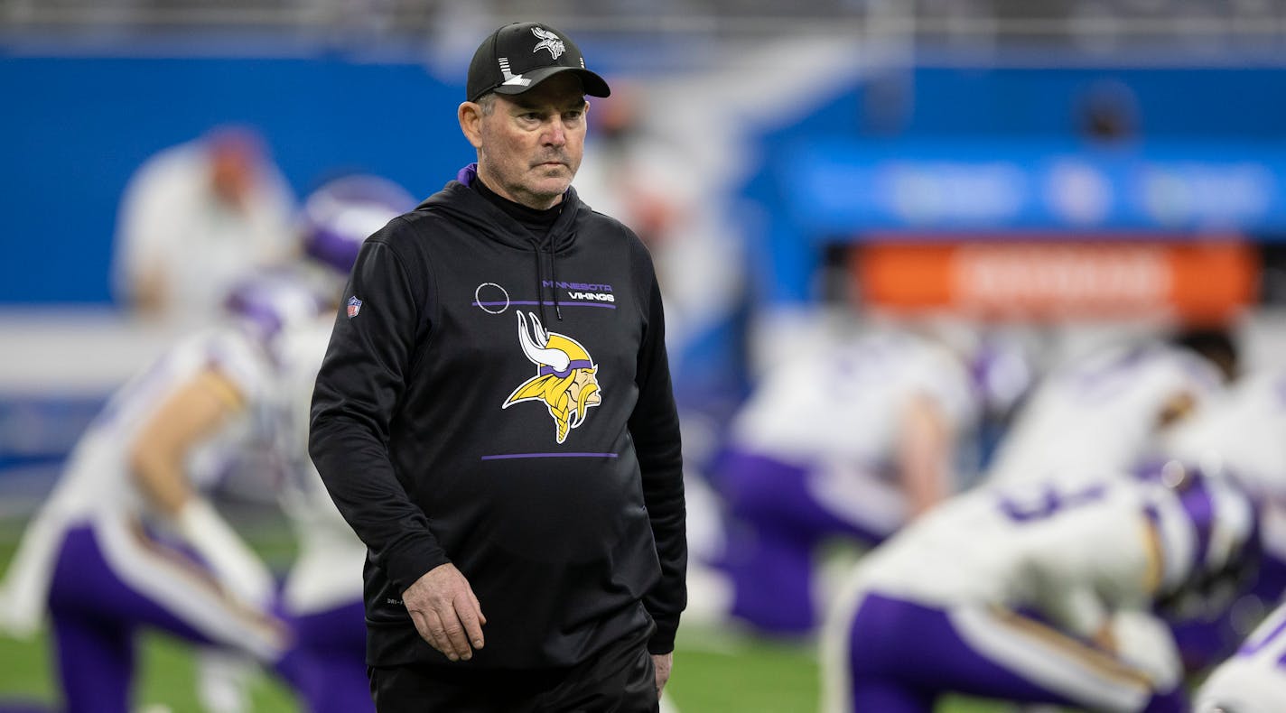 Minnesota Vikings head coach Mike Zimmer , in Detroit, Mich., on Sunday, Dec. 5, 2021. The Minnesota Vikings played a NFL football game against the Detroit Lions at Ford Field. ] JERRY HOLT •Jerry.Holt@startribune.com