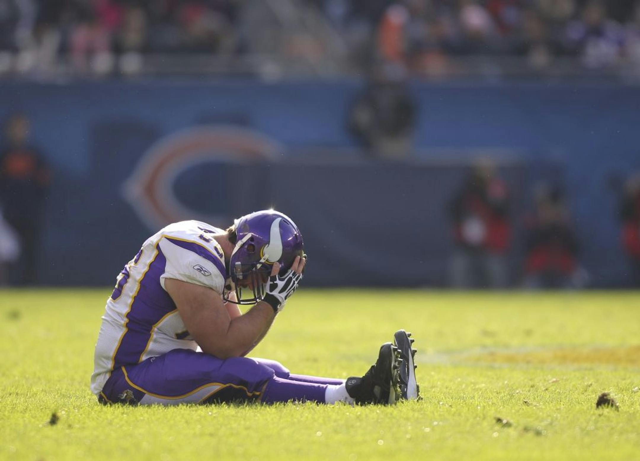 Vikings' center John Sullivan was injured an a first quarter series.