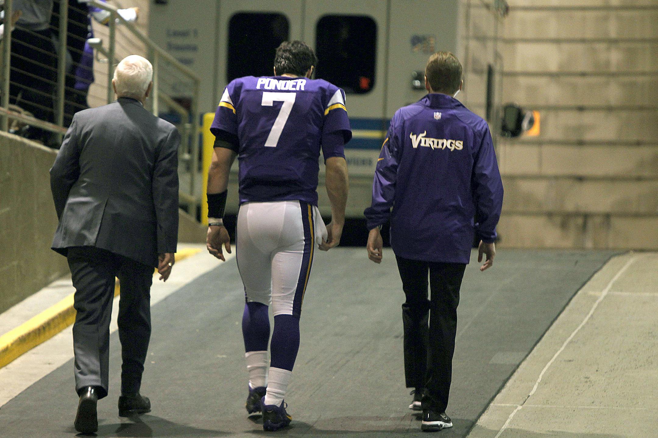 Vikings Christian Ponder made his way off the field just before halftime after an injury as the Minnesota Vikings took on the Chicago Bears at Mall of America Field, Sunday, December 1, 2013 in Minneapolis, MN. (ELIZABETH FLORES/STAR TRIBUNE) ELIZABETH FLORES • eflores@startribune.com