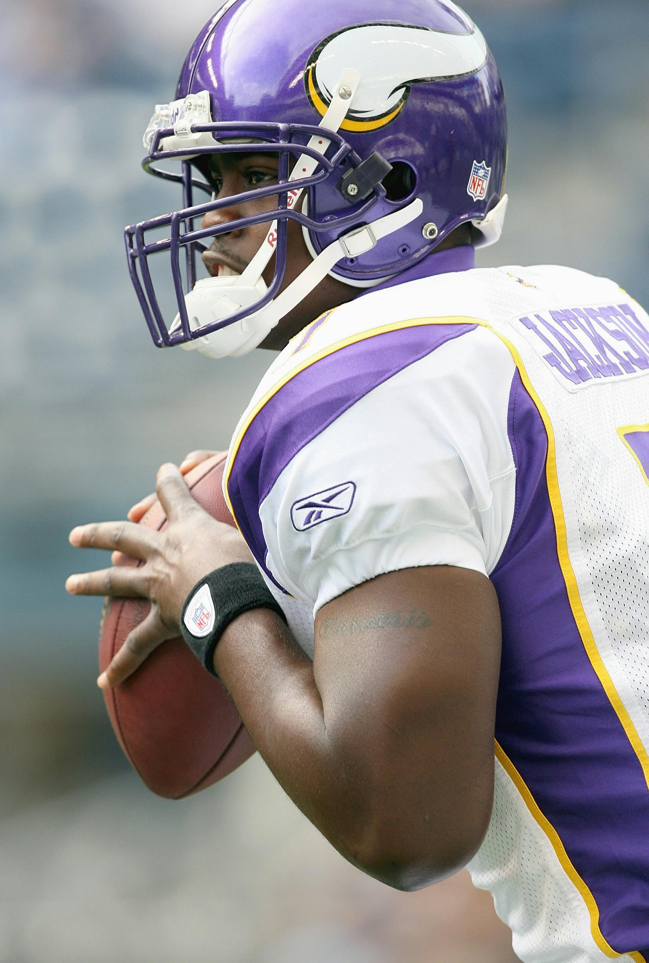 SEATTLE - AUGUST 25: Tarvaris Jackson #7 of the Minnesota Vikings looks to pass during the game against the Seattle Seahawks at Qwest Field on August 25, 2007 in Seattle, Washington.