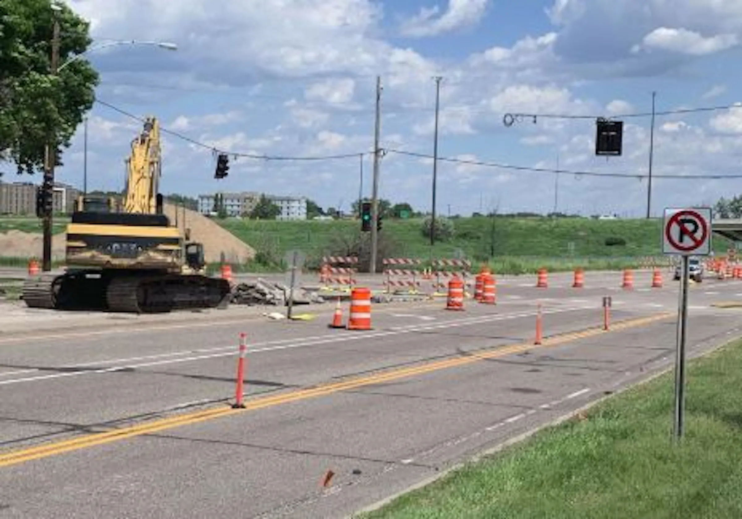 Natural gas line hit, shut off in construction area in Roseville