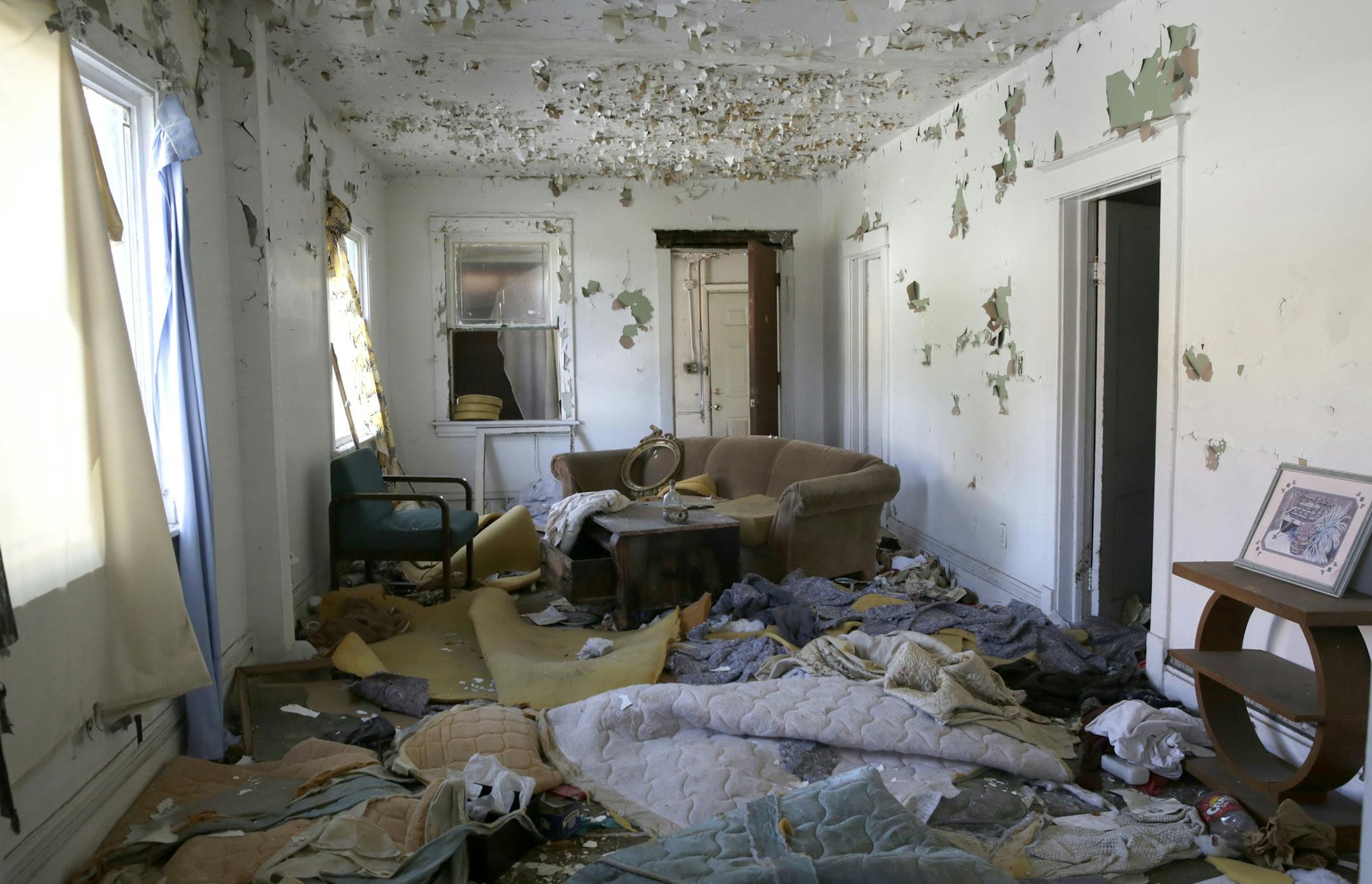The abandoned house at 2200 Massachusetts St. in Gary, Ind., where a 43-year-old man directed police to find the body of a woman. (Michael Tercha/Chicago Tribune/MCT)