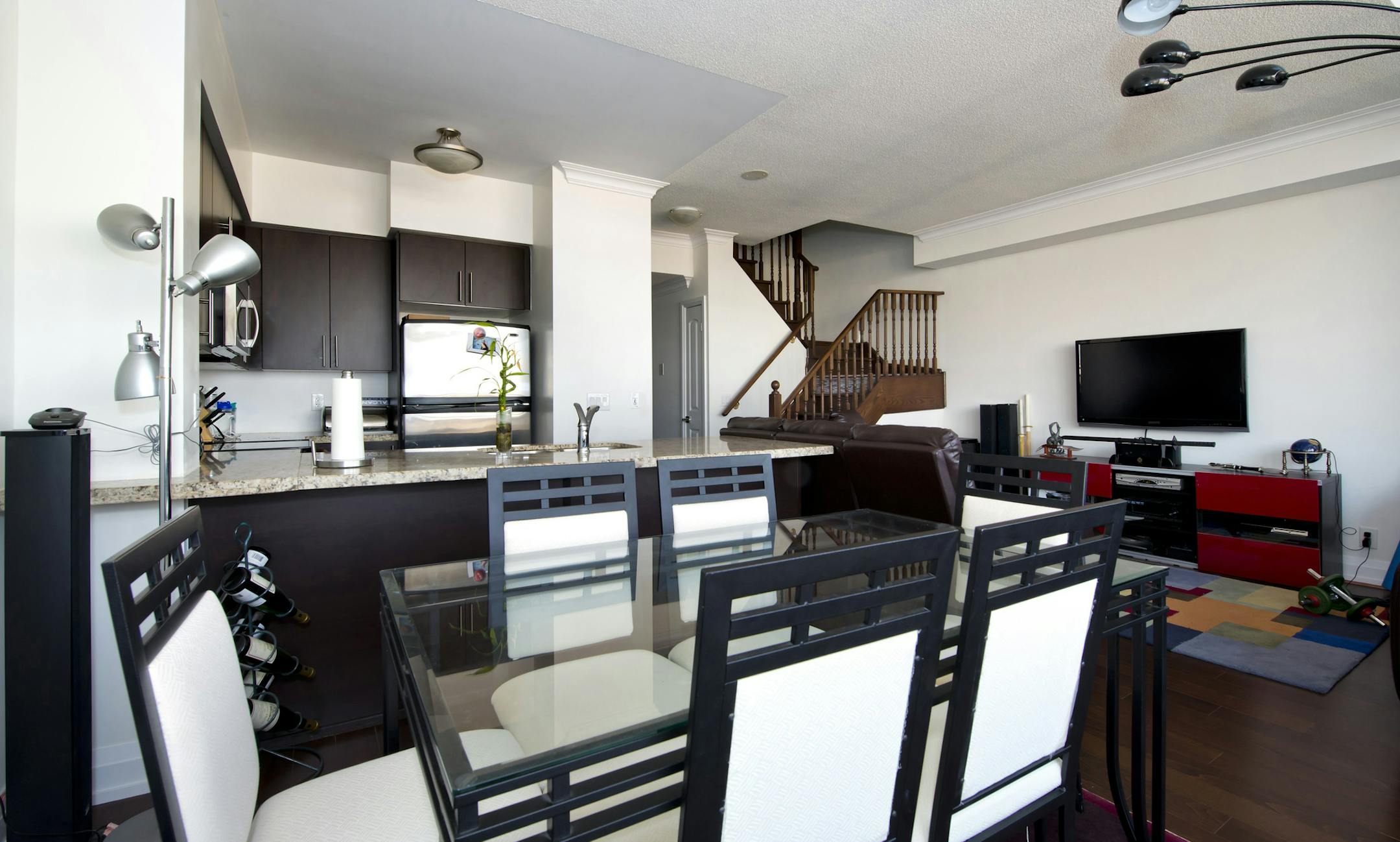 Before the renovation, this penthouse featured every cliche you've ever heard about a bachelor pad. (Vincenzo Pistritto/MCT) ORG XMIT: 1147805